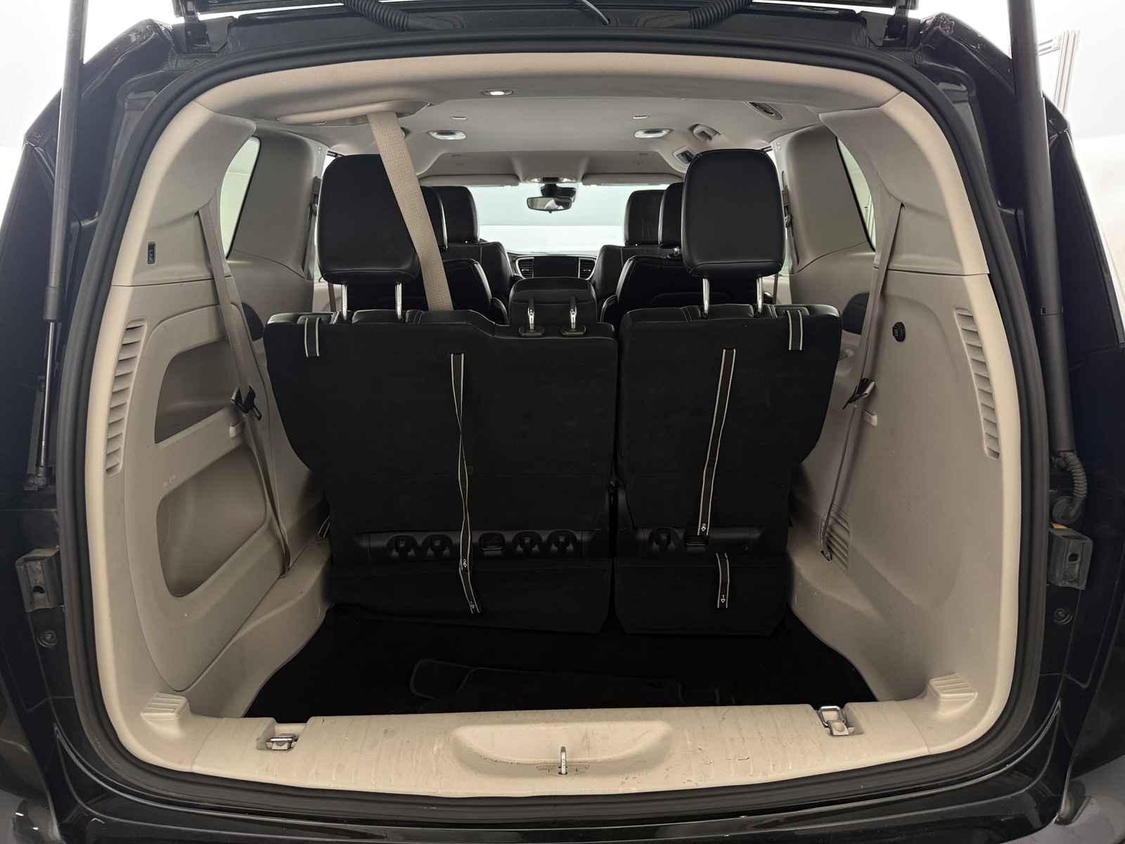 Thumbnail: 2023 Chrysler Pacifica - 6