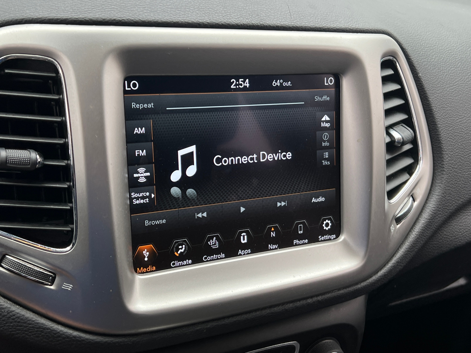 Thumbnail: 2018 Jeep Compass - 3