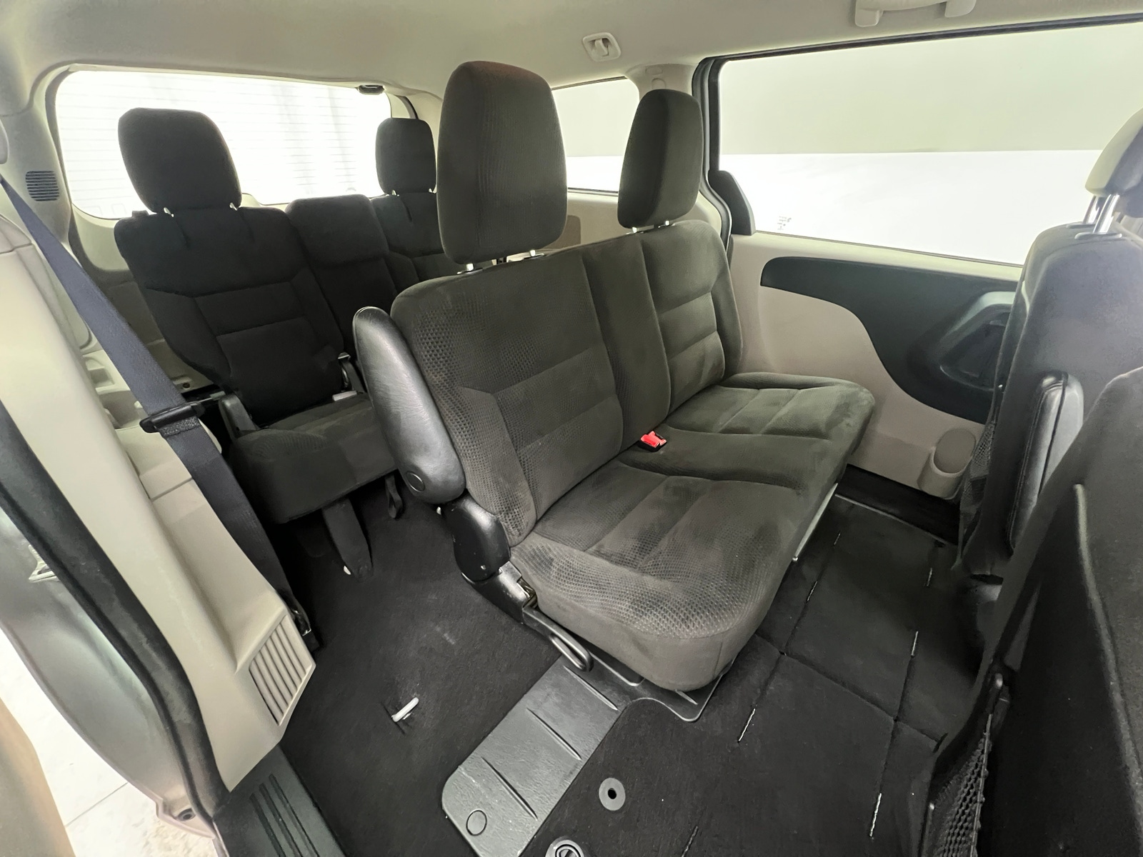 Thumbnail: 2016 Dodge Grand Caravan - 6