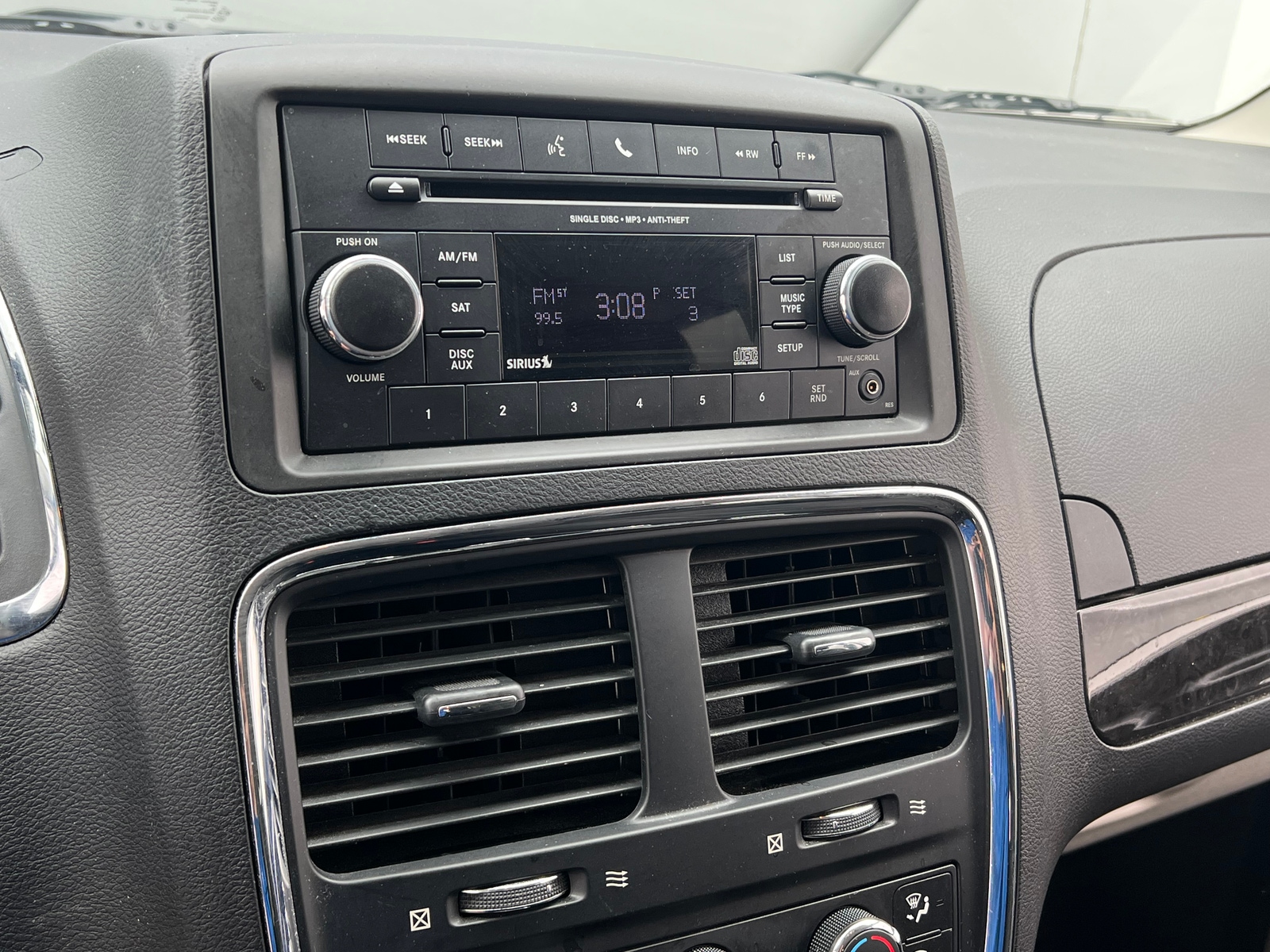 Thumbnail: 2016 Dodge Grand Caravan - 4