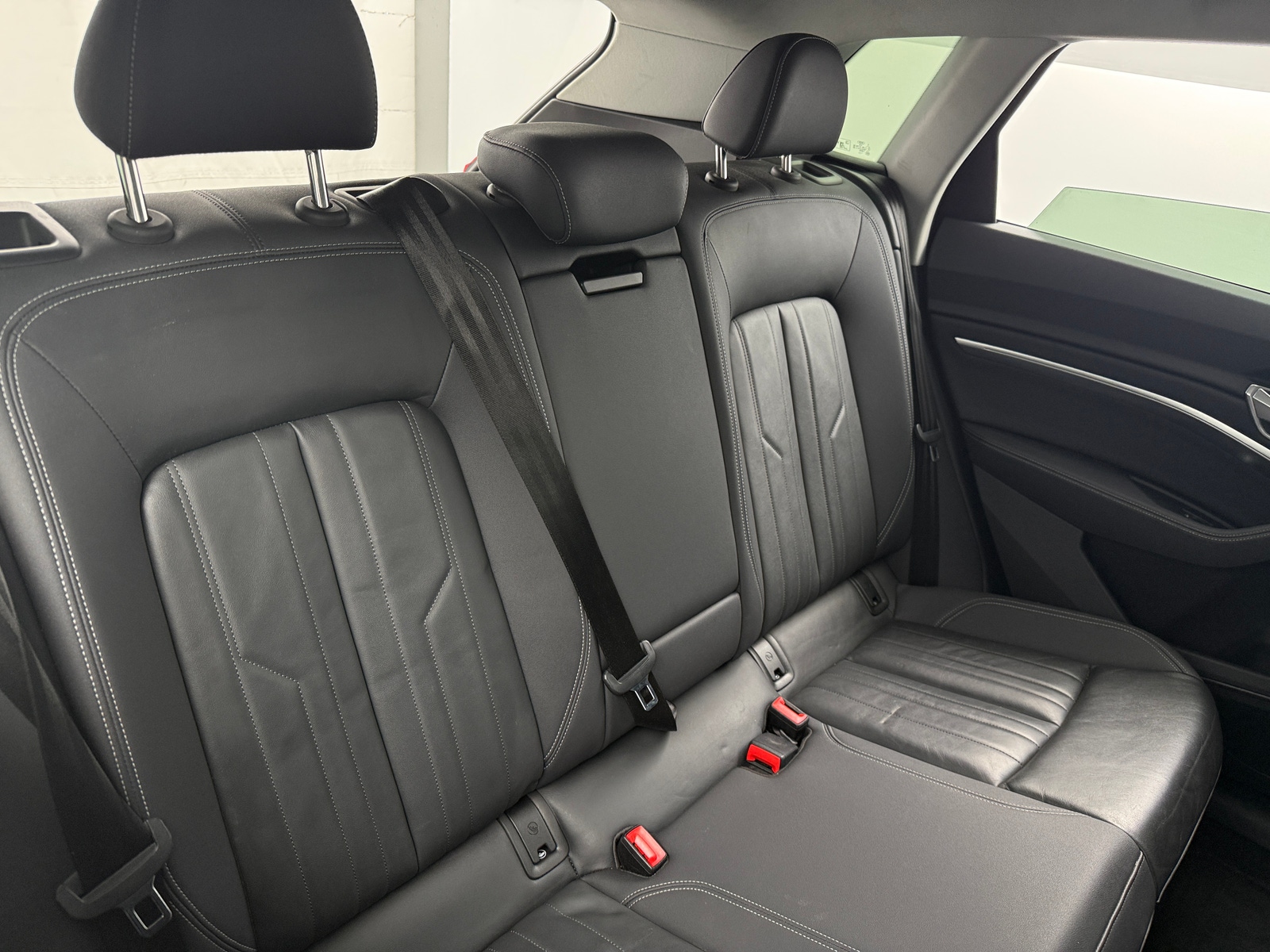 Thumbnail: 2022 Audi e-tron - 5