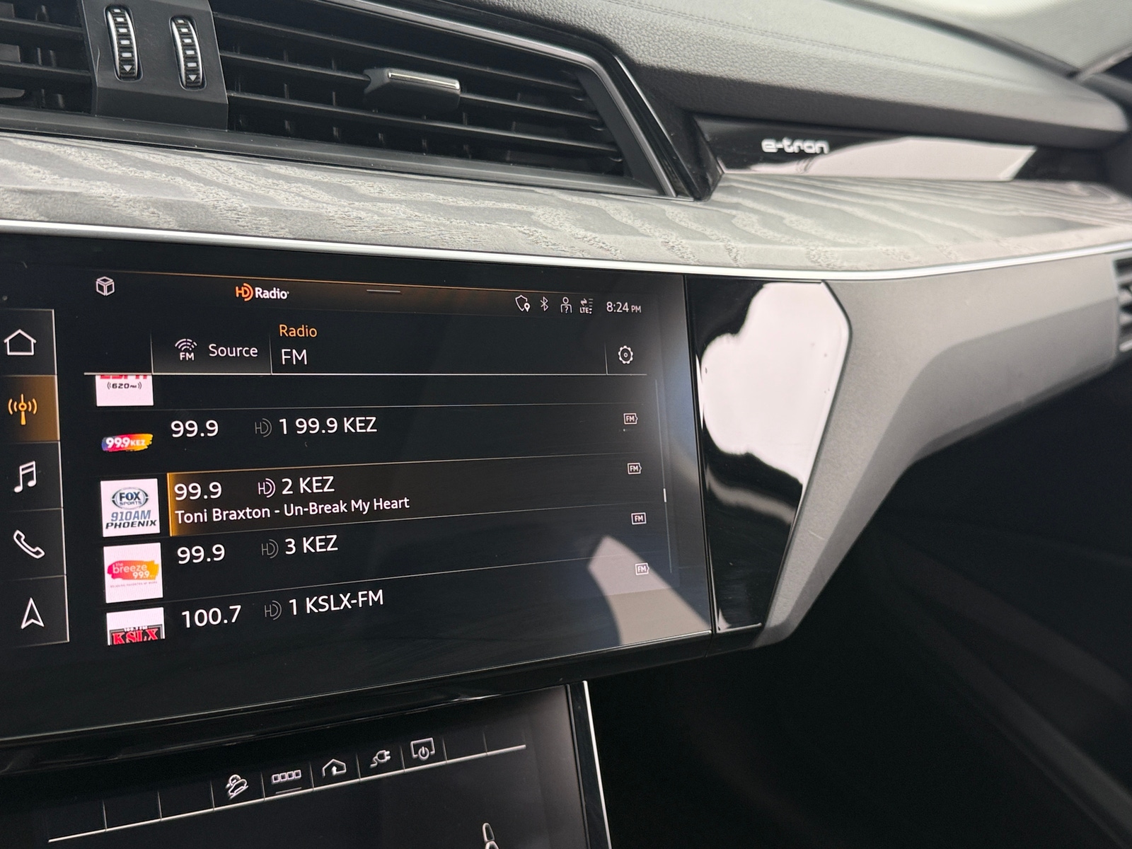 Thumbnail: 2022 Audi e-tron - 3