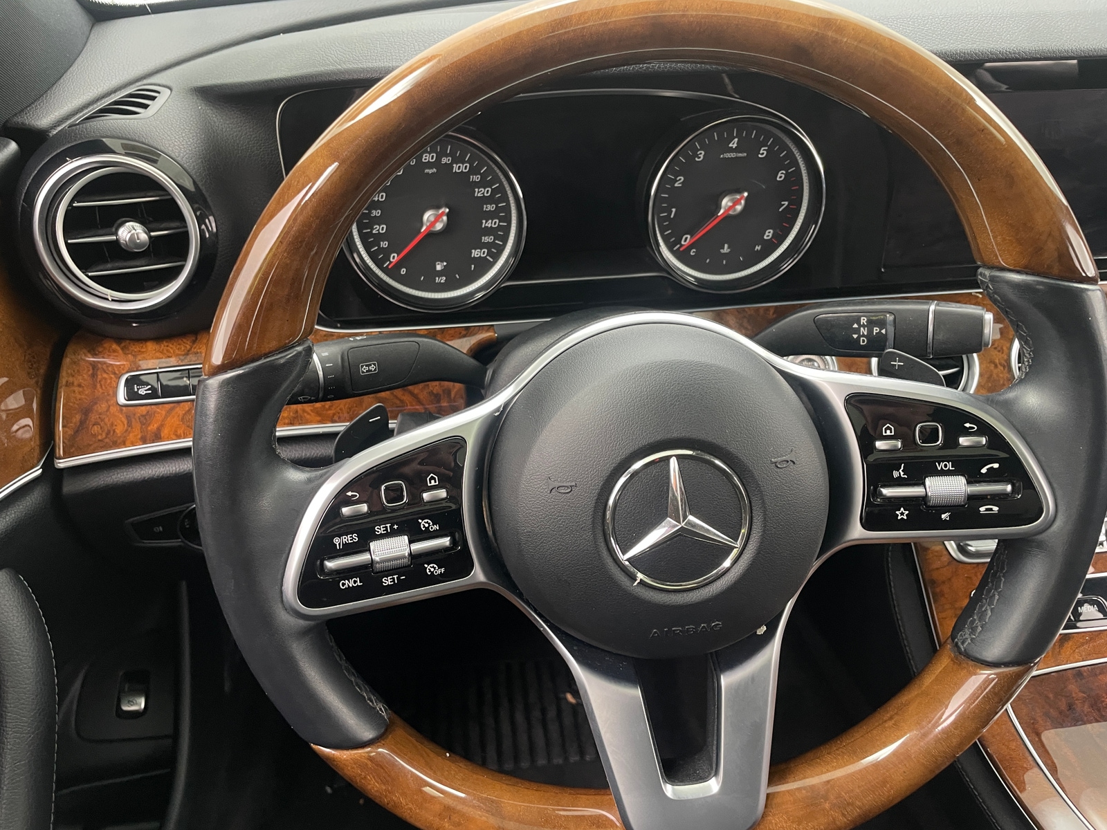 Thumbnail: 2019 Mercedes-Benz E-Class - 4