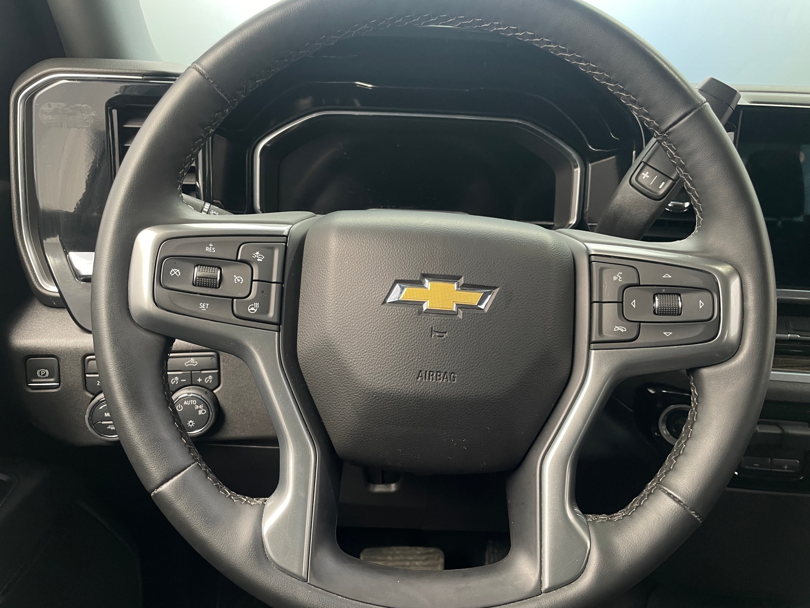 Thumbnail: 2025 Chevrolet Silverado 1500 - 5