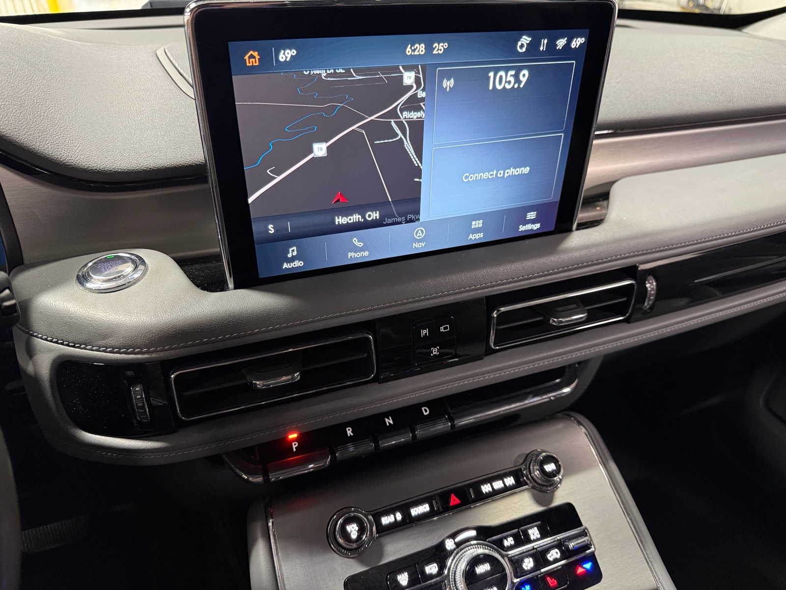 Thumbnail: 2021 Lincoln Aviator - 3