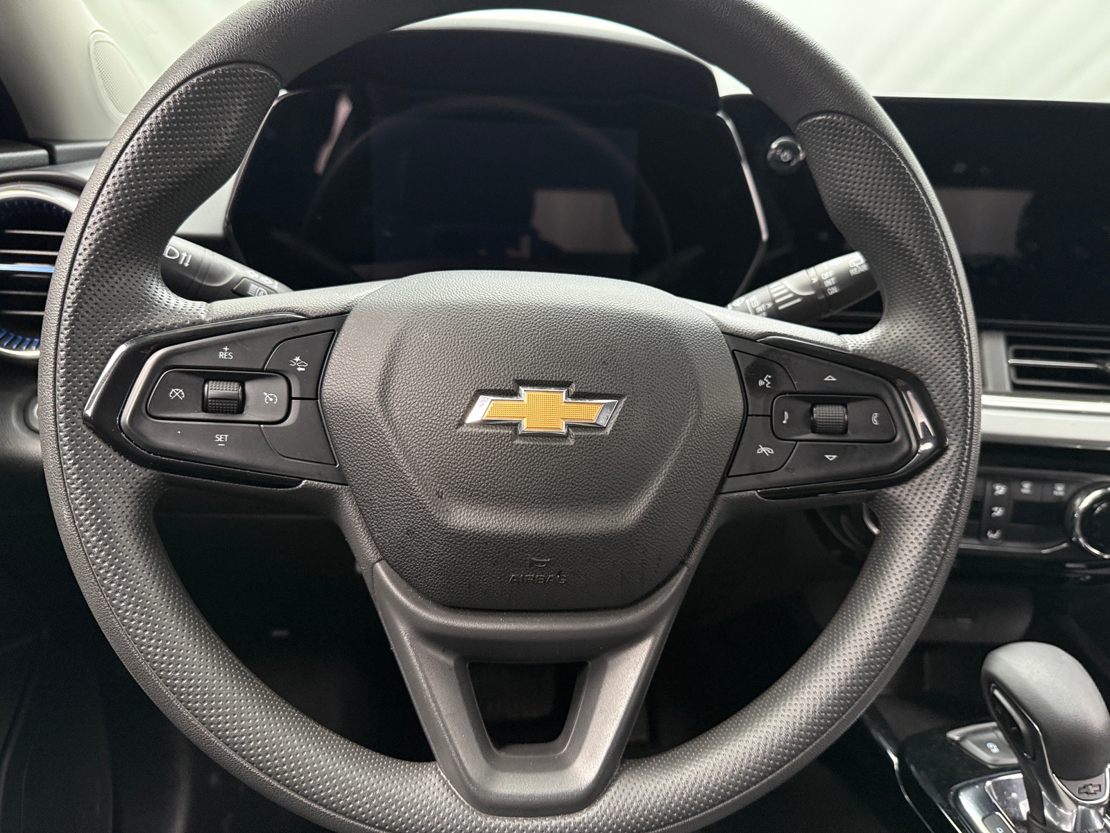 Thumbnail: 2025 Chevrolet Trax - 5