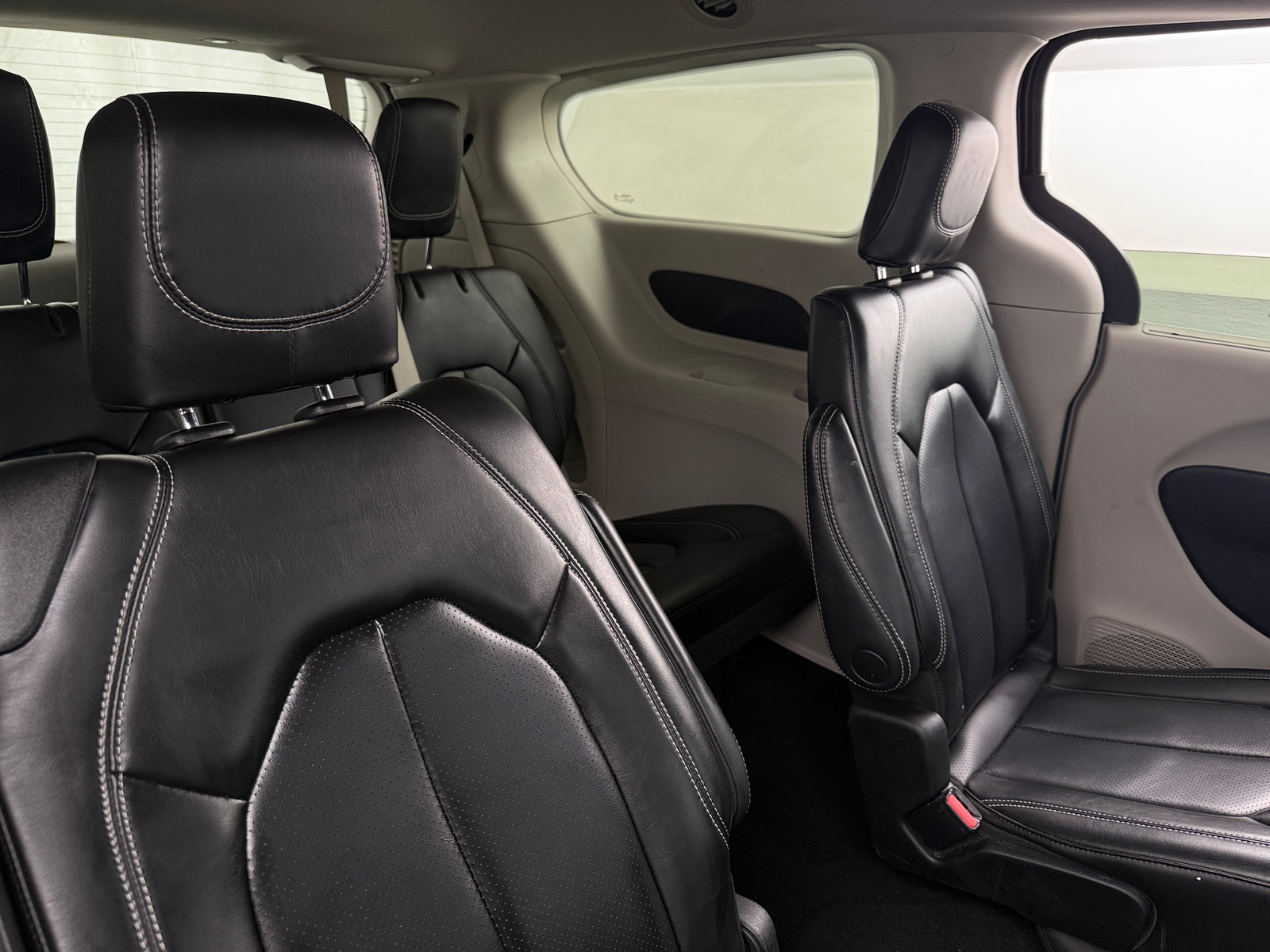 Thumbnail: 2023 Chrysler Pacifica - 5