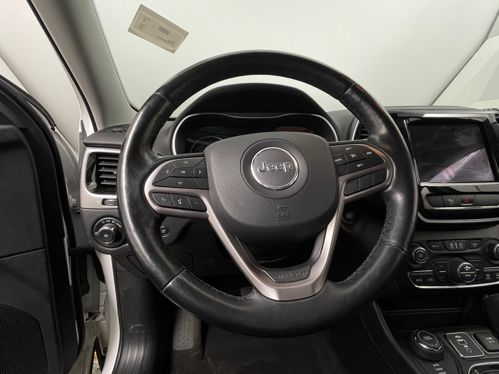 Thumbnail: 2020 Jeep Cherokee - 4