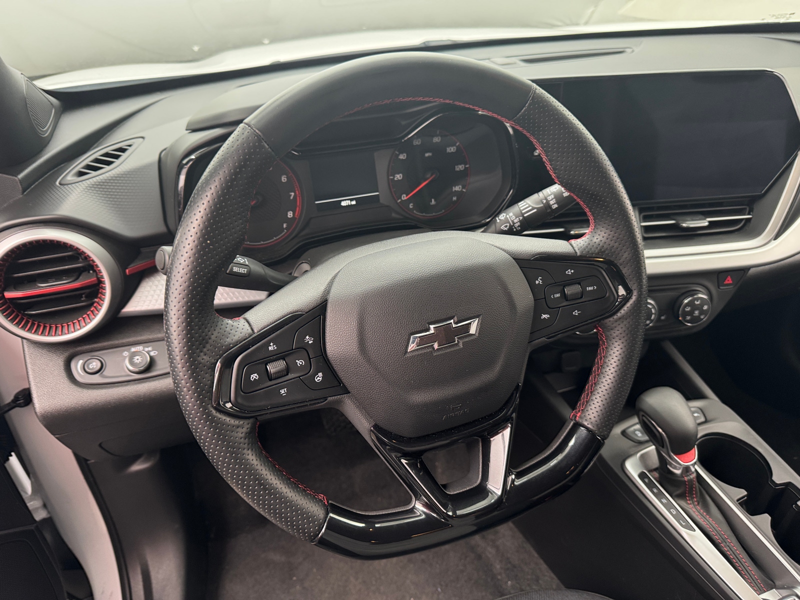 Thumbnail: 2025 Chevrolet Trax - 5