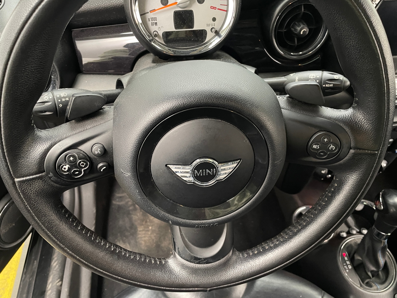 Thumbnail: 2012 MINI Cooper Hardtop - 4