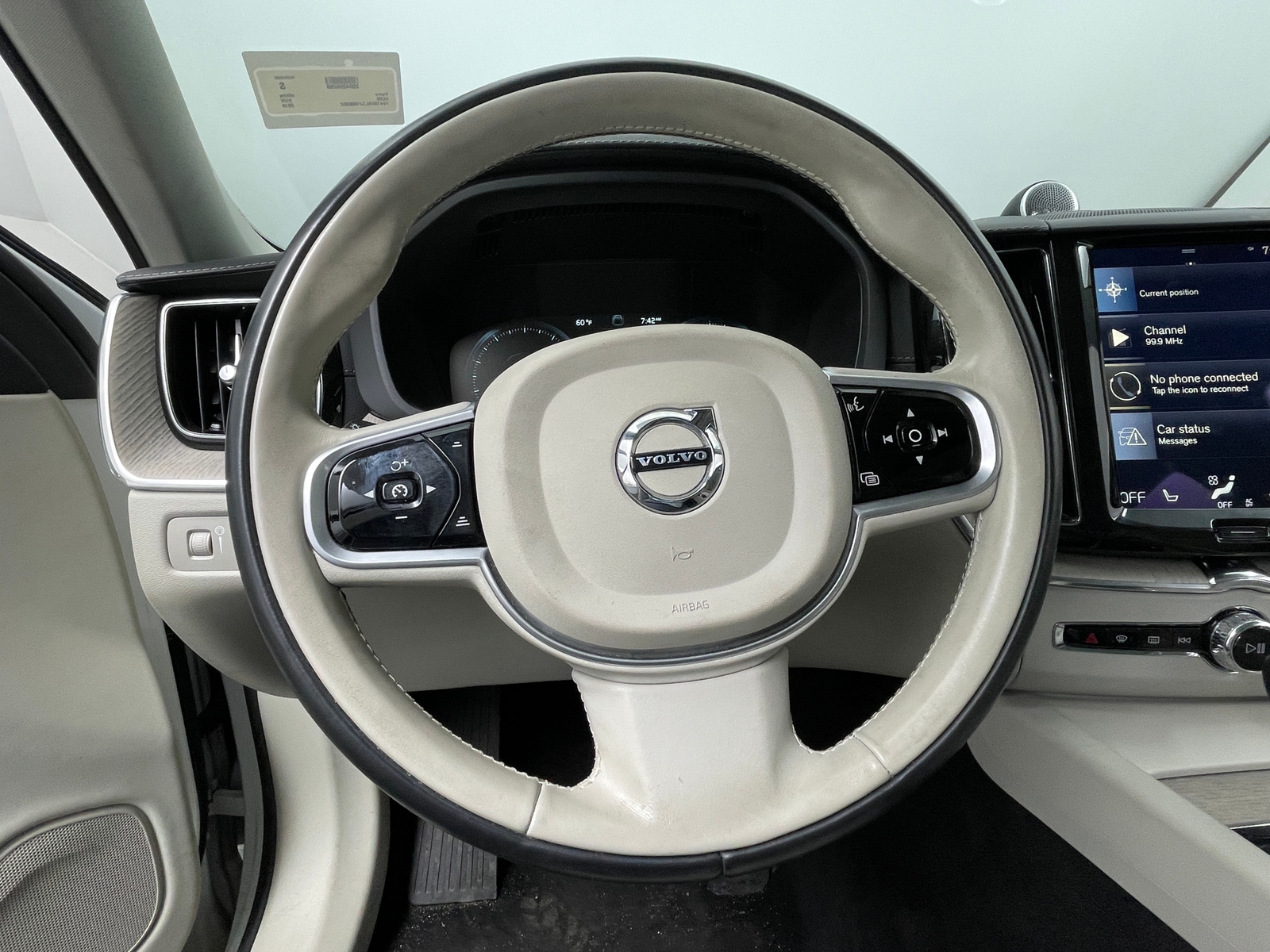 Thumbnail: 2018 Volvo XC60 - 4