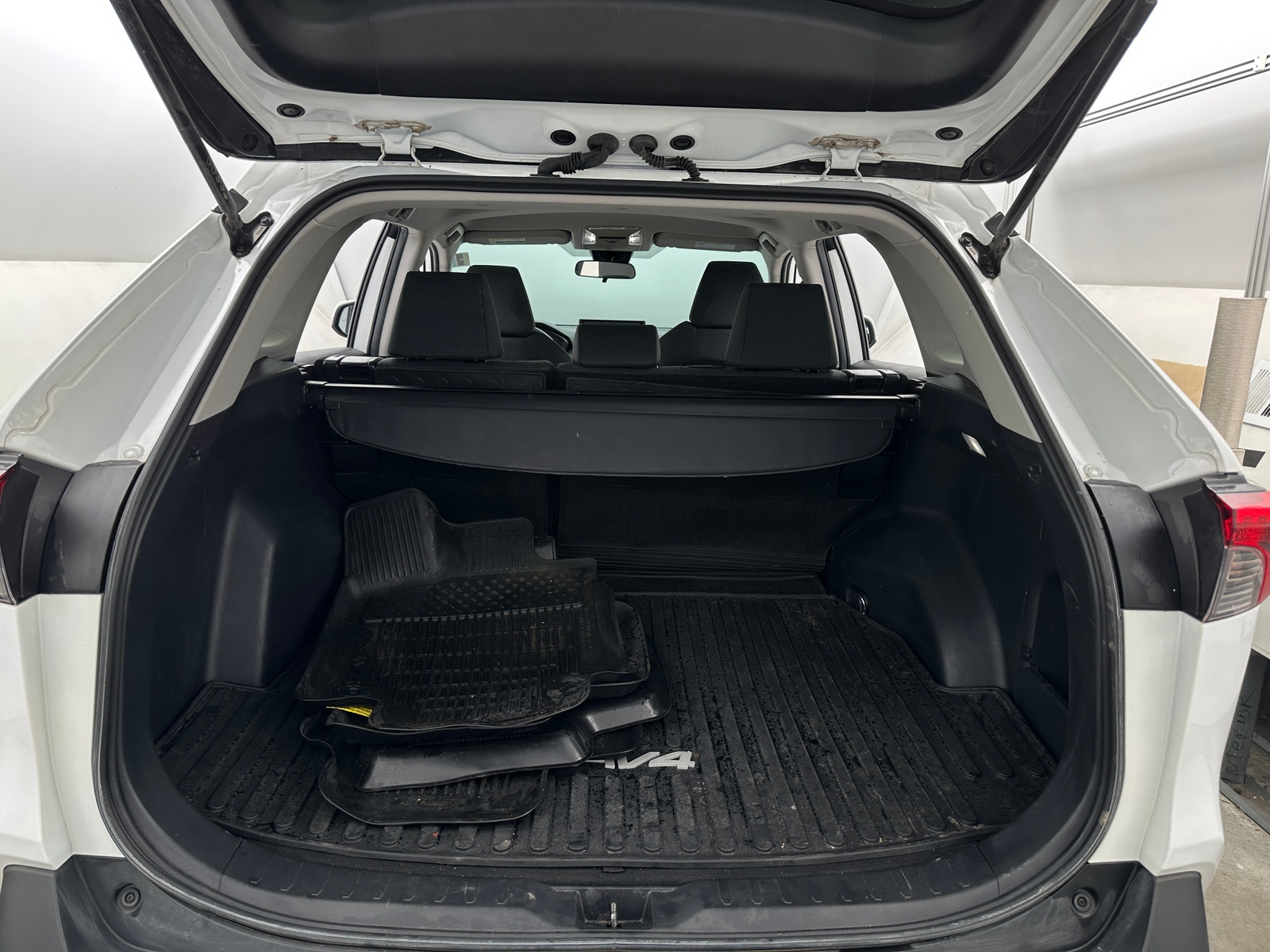 Thumbnail: 2022 Toyota RAV4 - 7