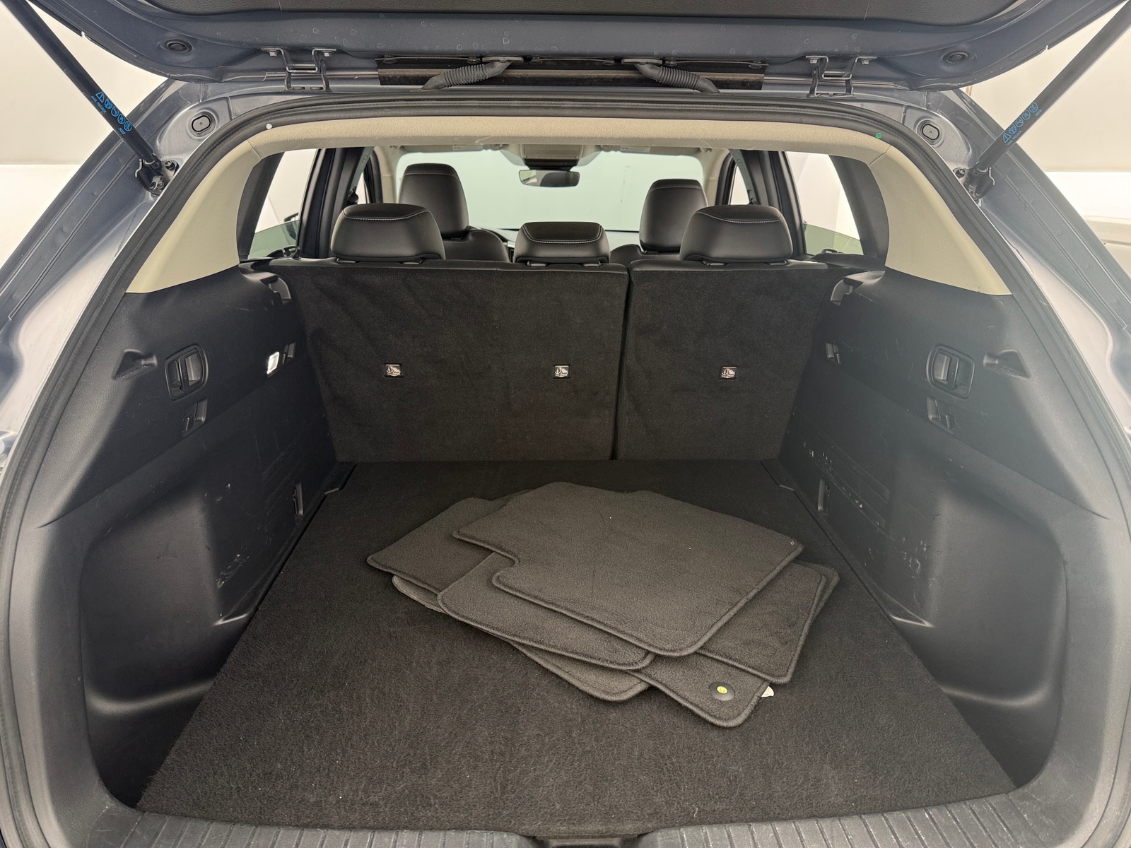 Thumbnail: 2025 Mazda CX-50 - 7