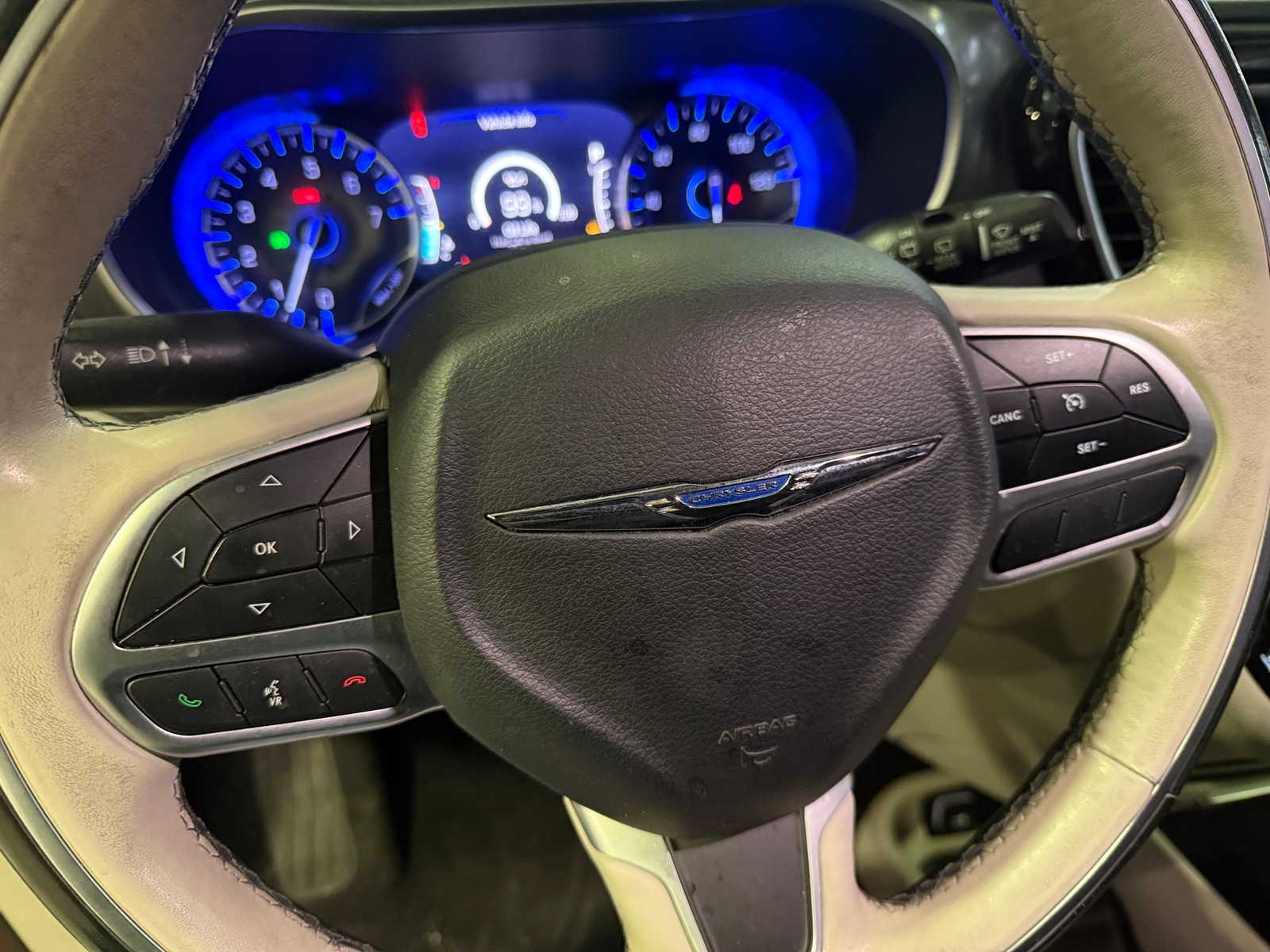 Thumbnail: 2018 Chrysler Pacifica - 4