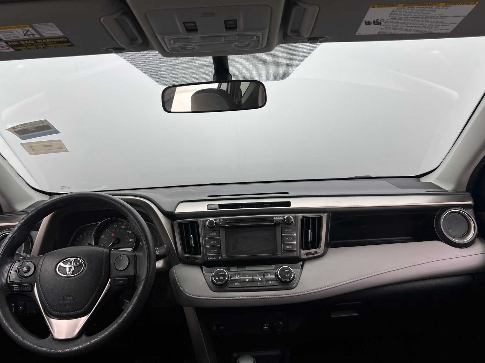 Thumbnail: 2015 Toyota RAV4 - 3