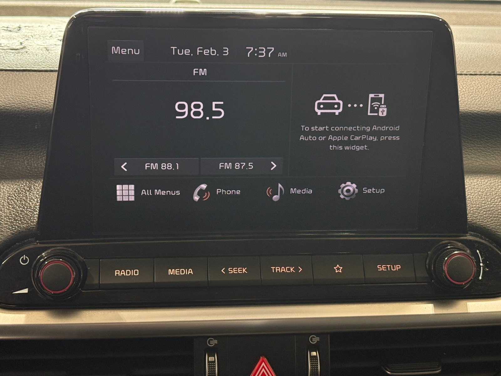 Thumbnail: 2023 Kia Forte - 4