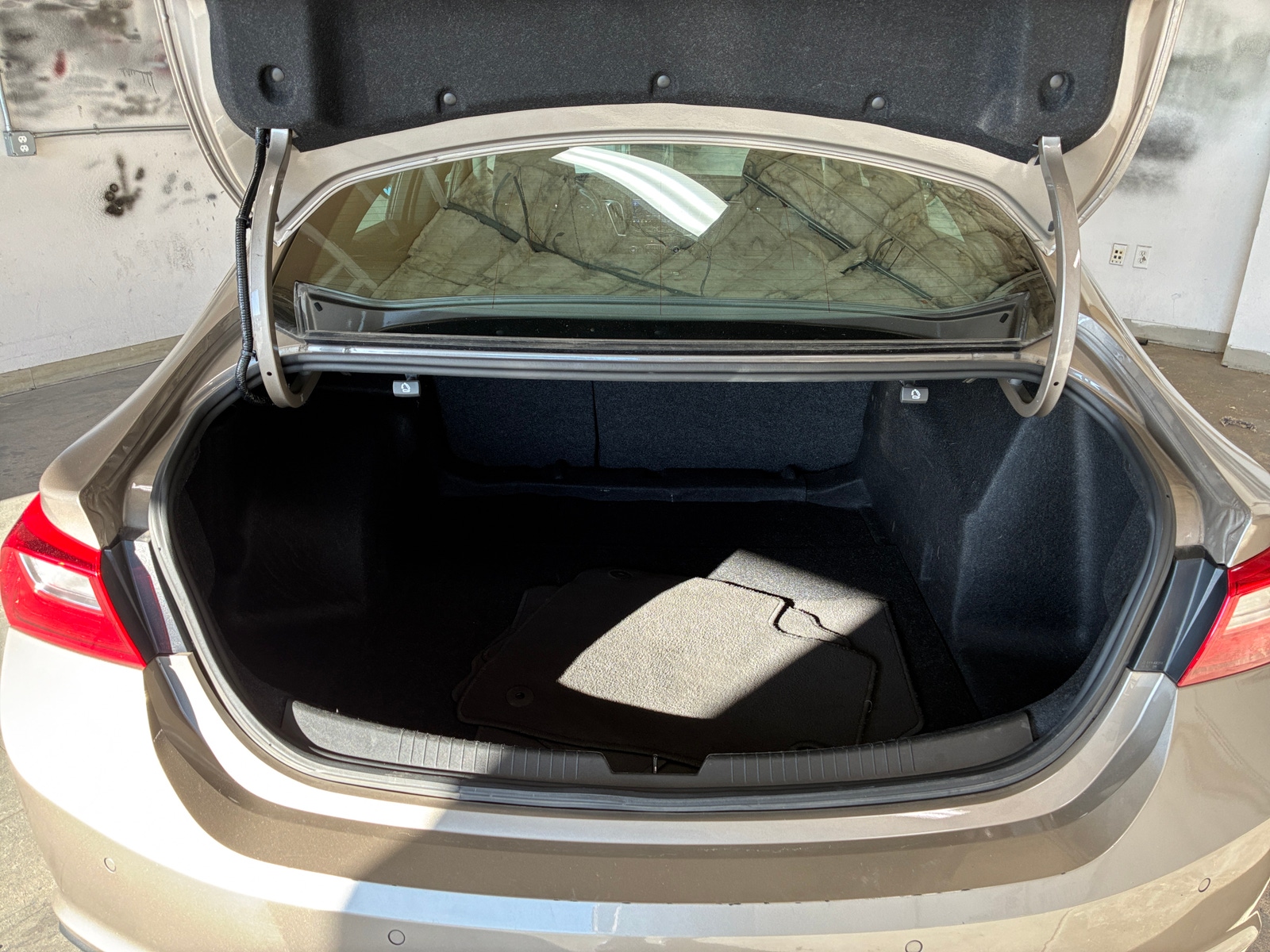 Thumbnail: 2024 Chevrolet Malibu - 6