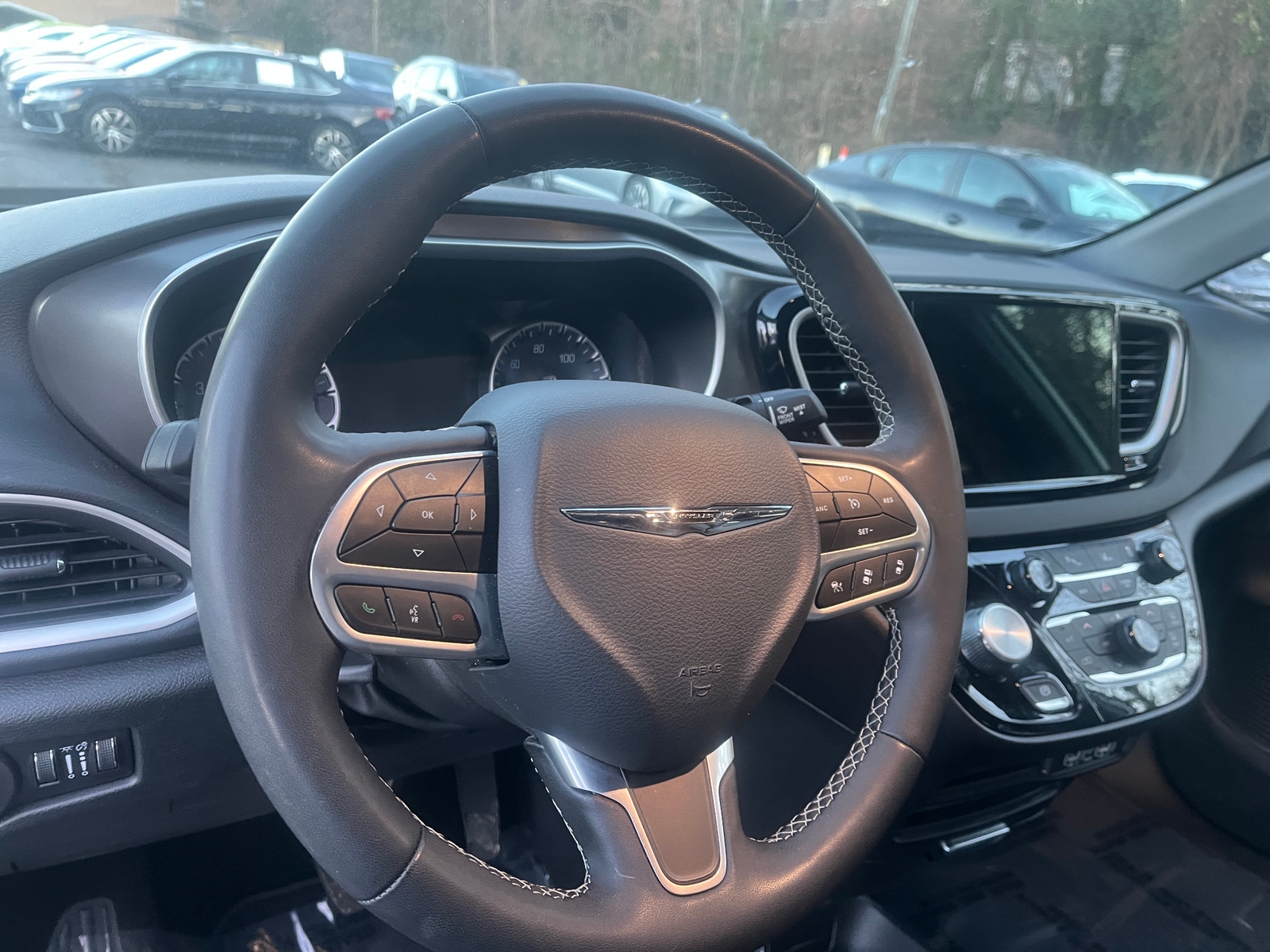 Thumbnail: 2025 Chrysler Pacifica - 5