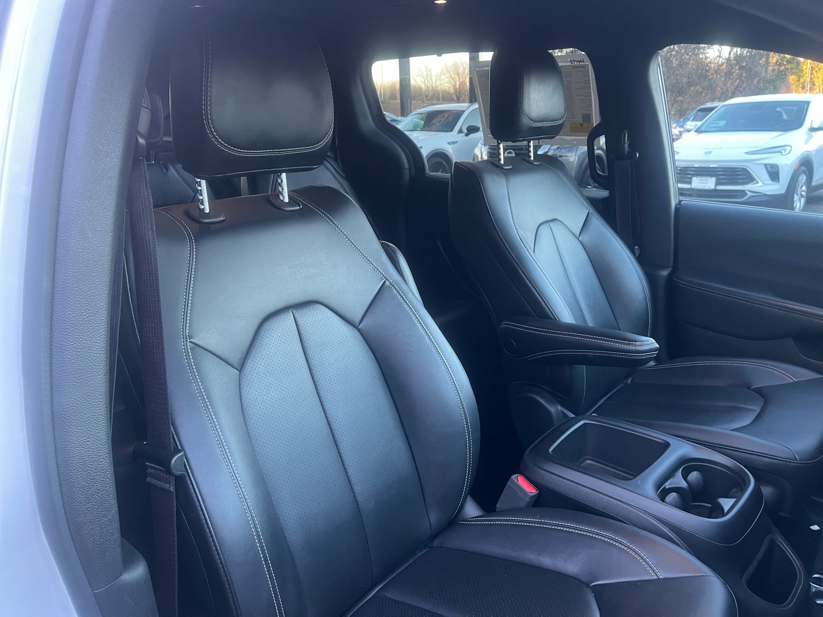 Thumbnail: 2025 Chrysler Pacifica - 2