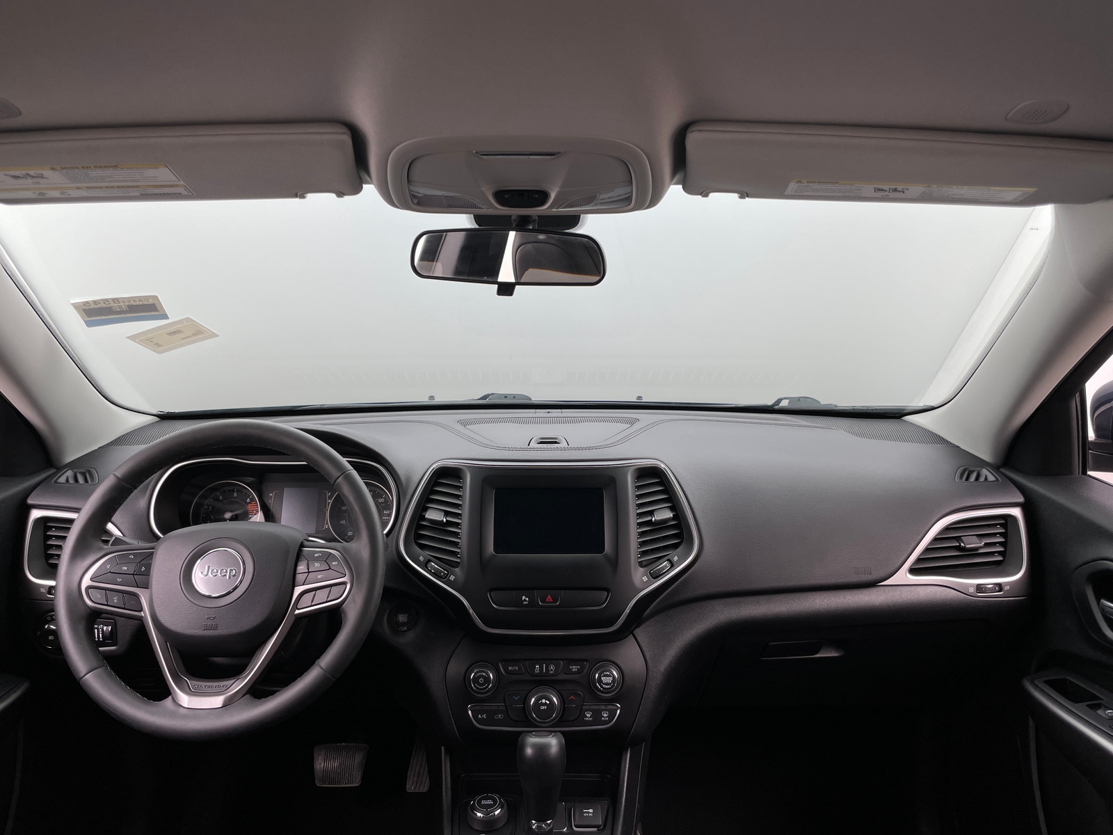 Thumbnail: 2020 Jeep Cherokee - 3