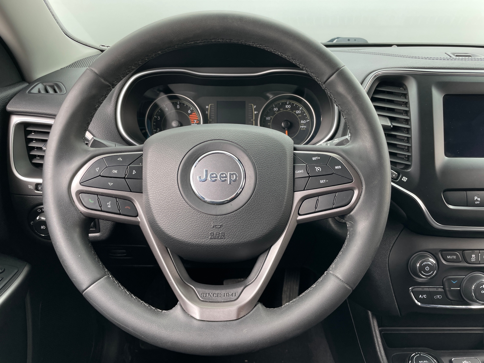 Thumbnail: 2020 Jeep Cherokee - 5