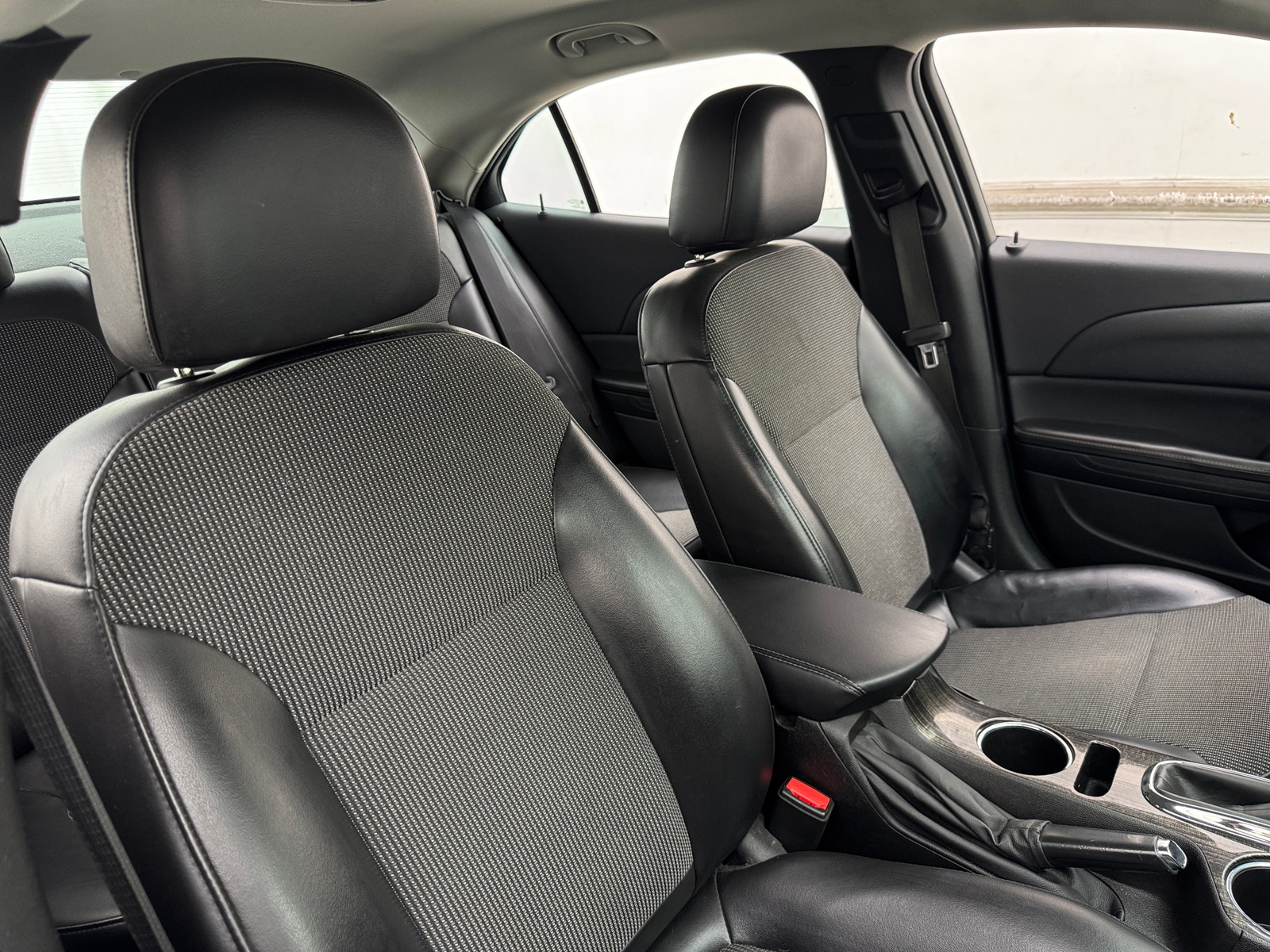 Thumbnail: 2015 Chevrolet Malibu - 2