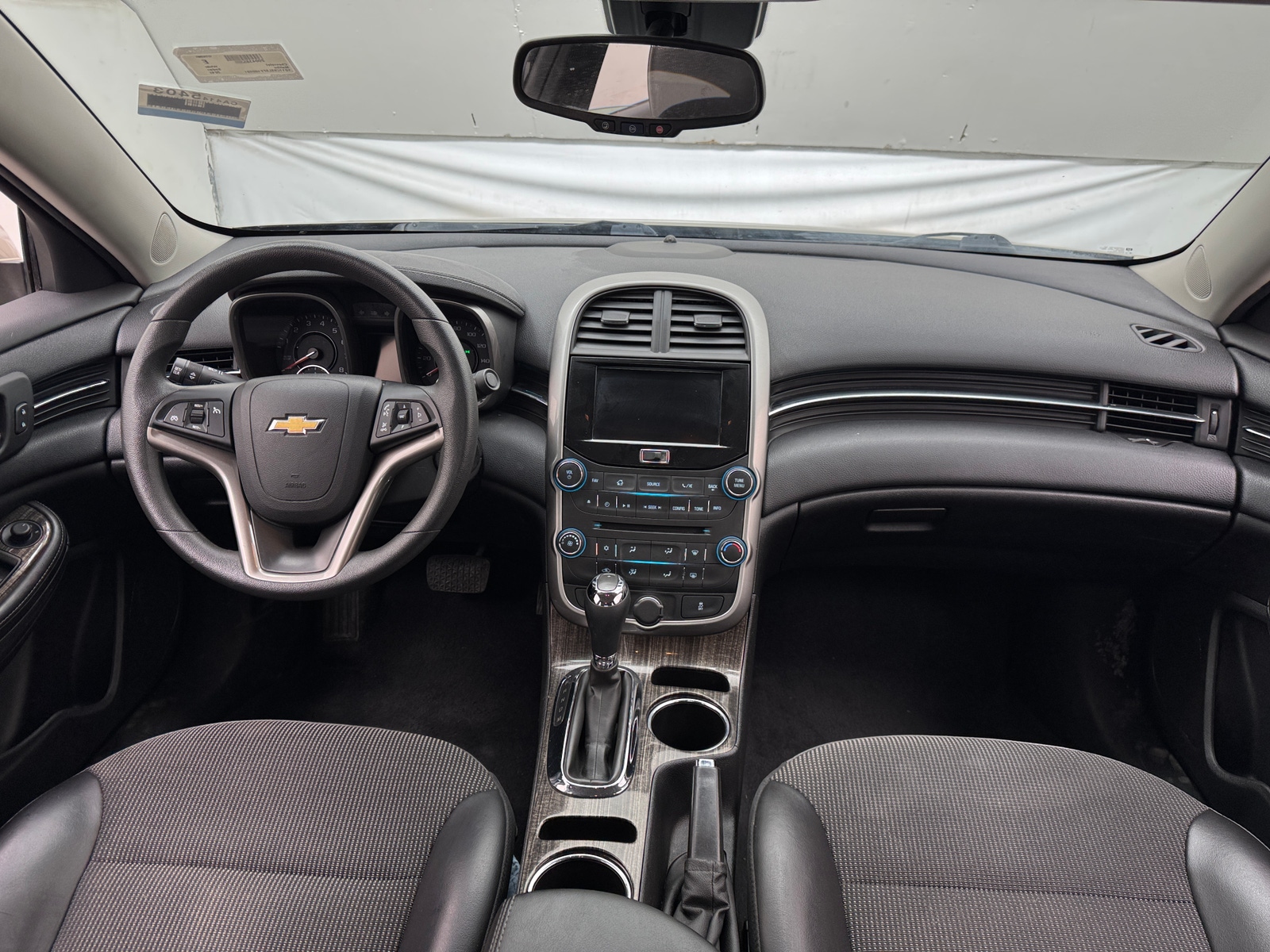 Thumbnail: 2015 Chevrolet Malibu - 3