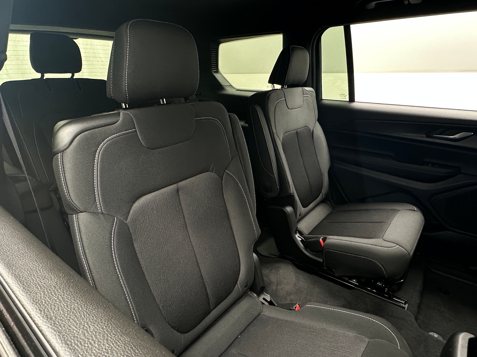 Thumbnail: 2025 Jeep Grand Cherokee L - 6