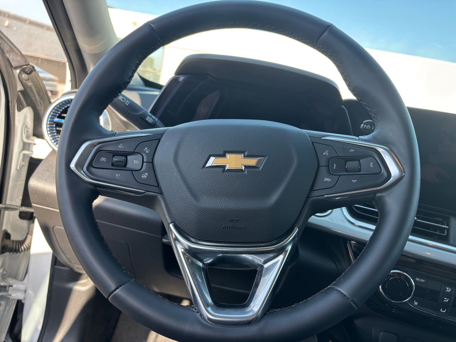 Thumbnail: 2025 Chevrolet Trax - 5