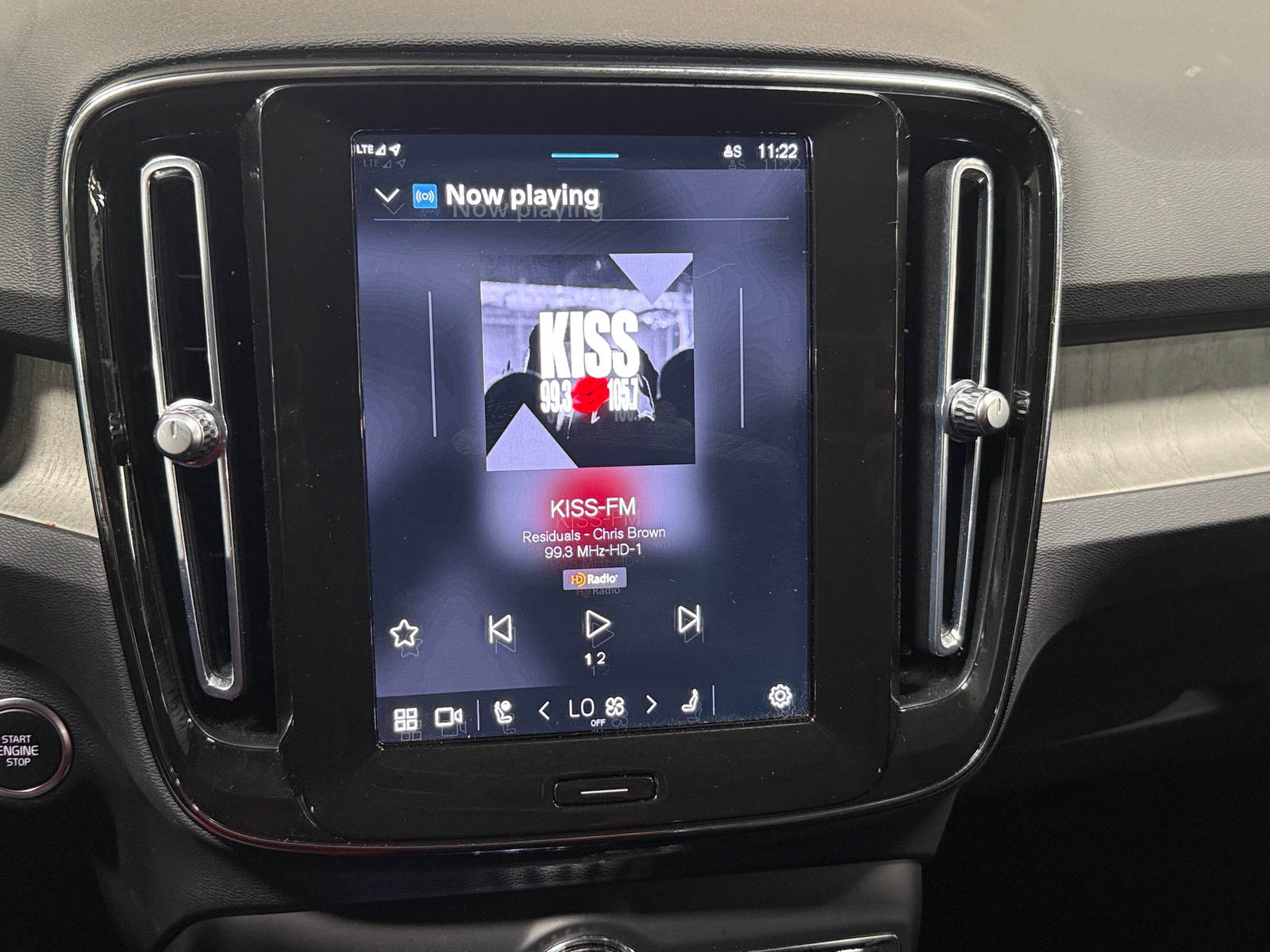 Thumbnail: 2023 Volvo XC40 - 3