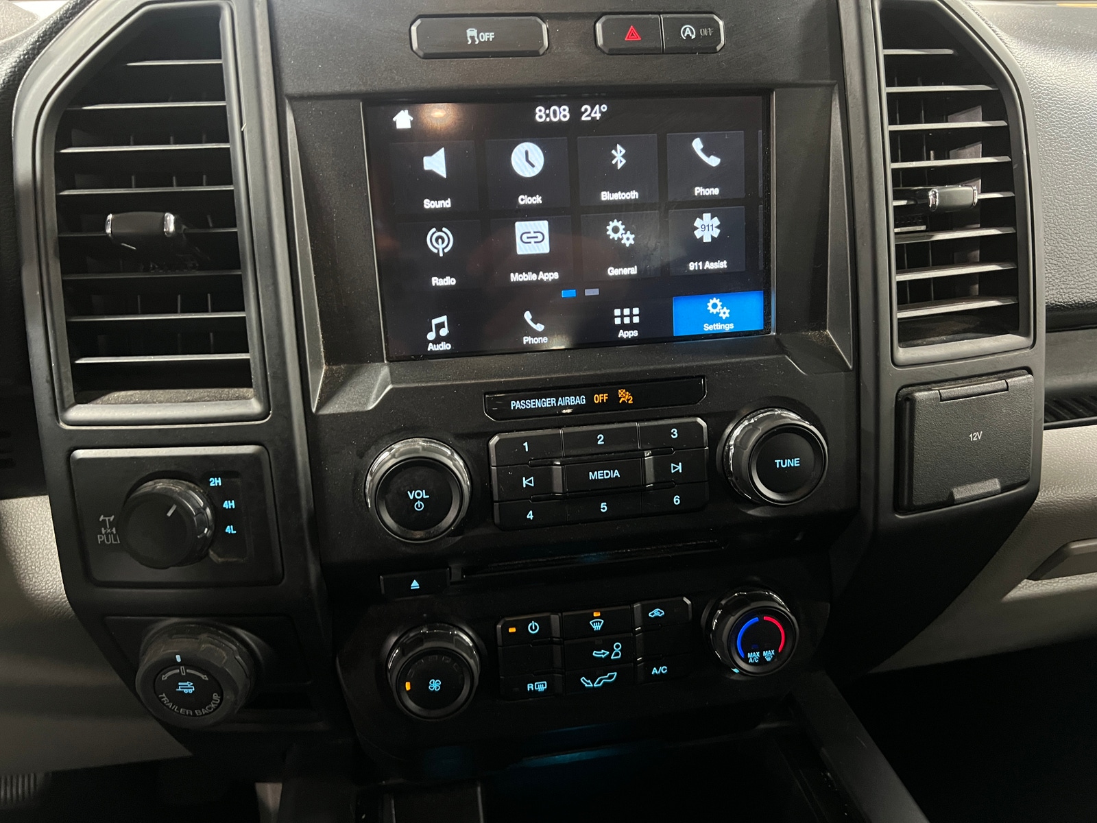 Thumbnail: 2018 Ford Econoline - 4