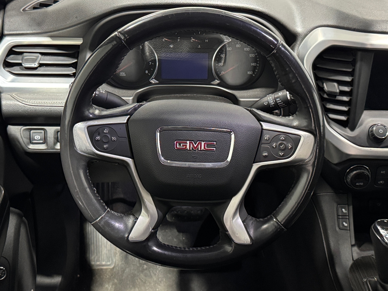 Thumbnail: 2017 GMC Acadia - 4