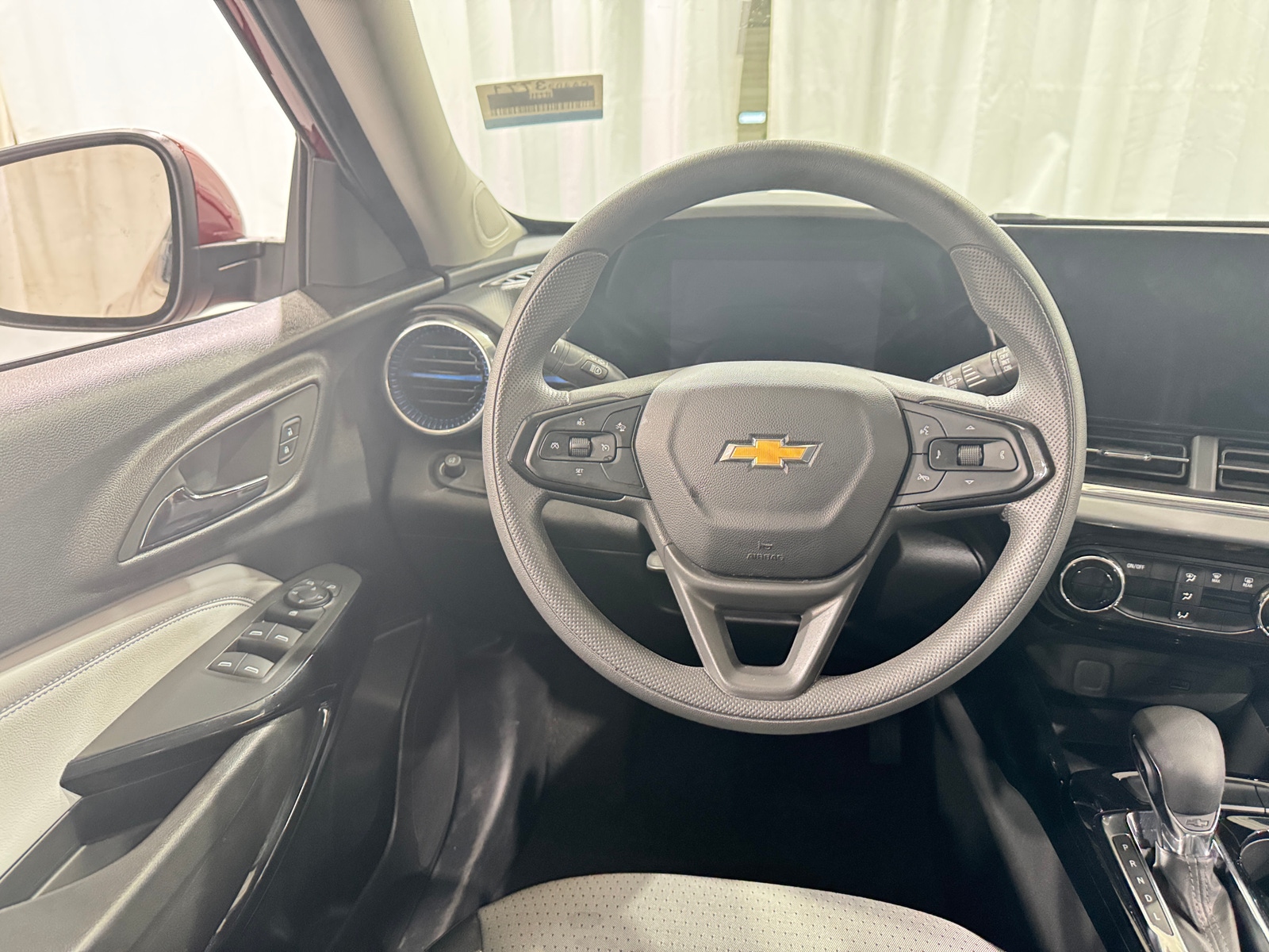 Thumbnail: 2025 Chevrolet Trax - 5