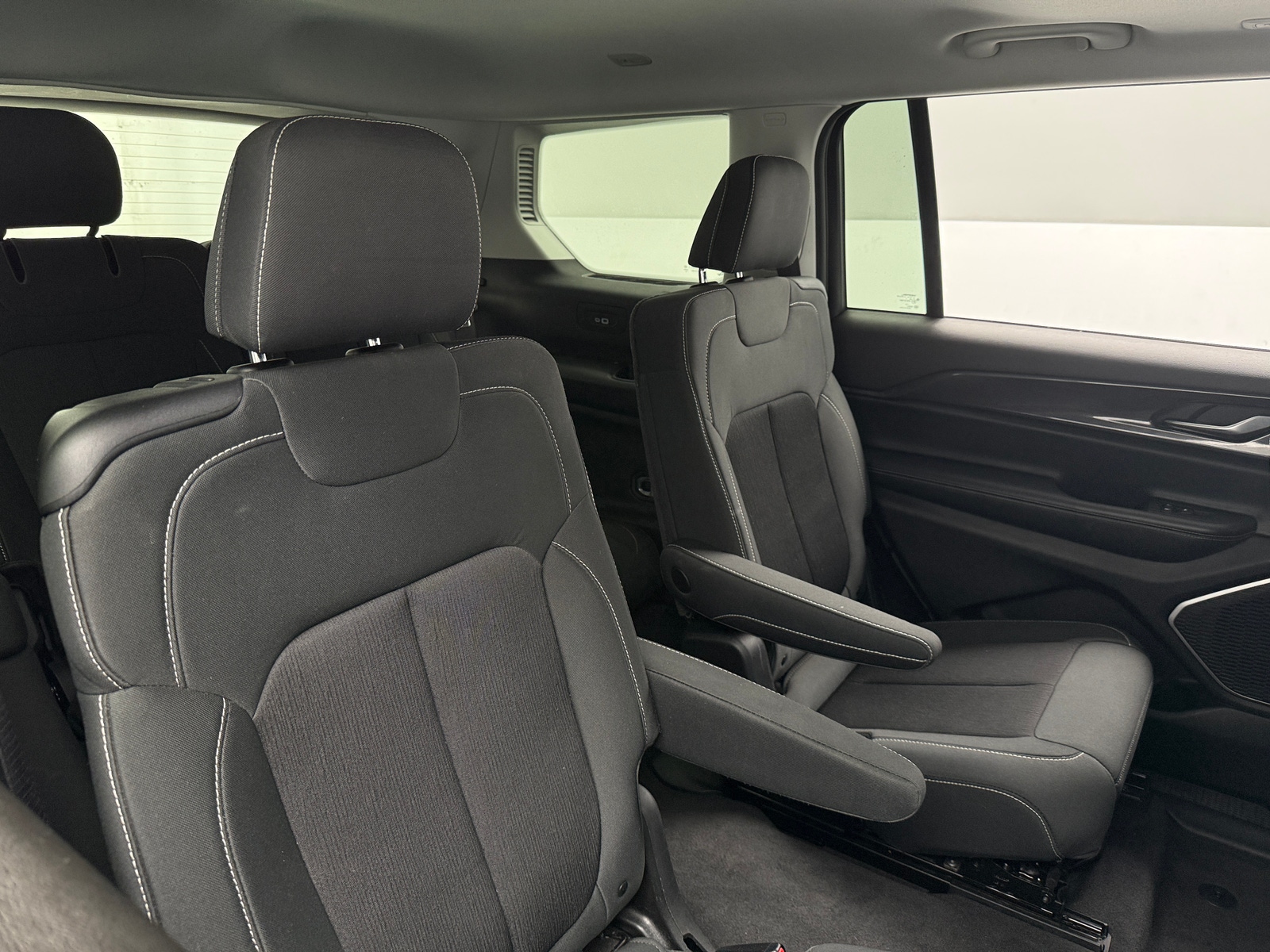 Thumbnail: 2021 Jeep Grand Cherokee L - 6