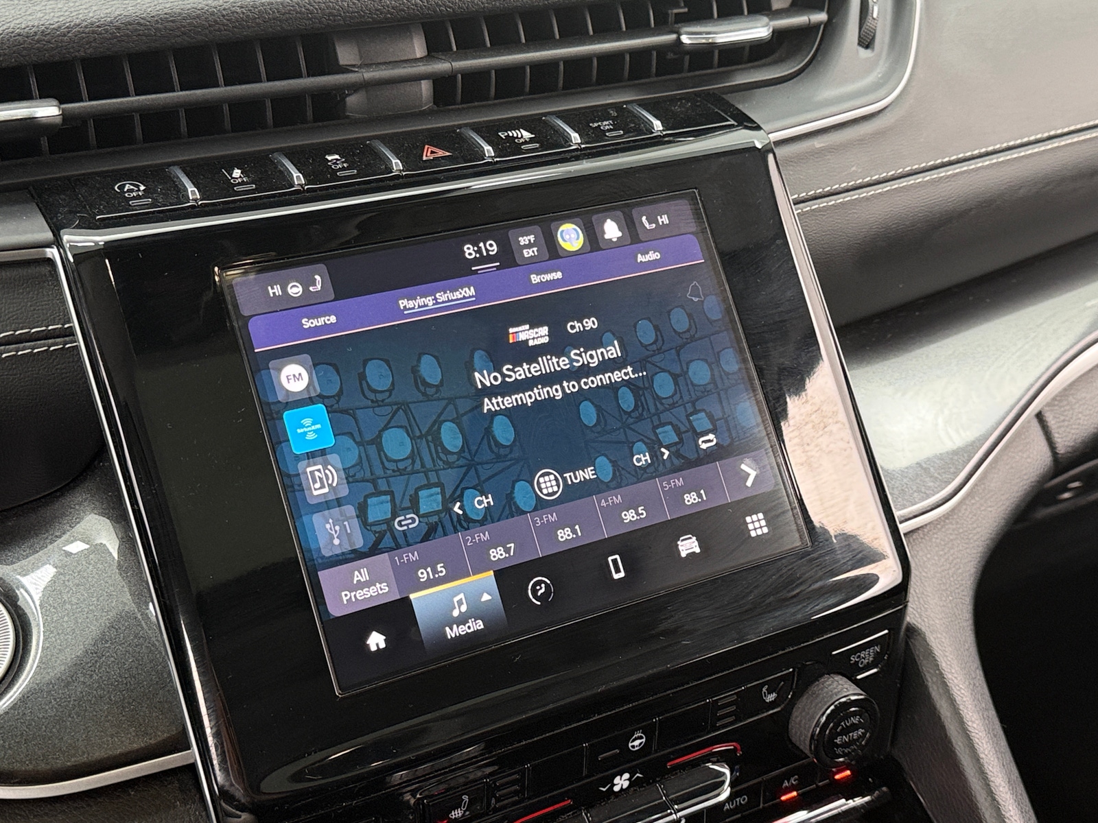 Thumbnail: 2021 Jeep Grand Cherokee L - 4