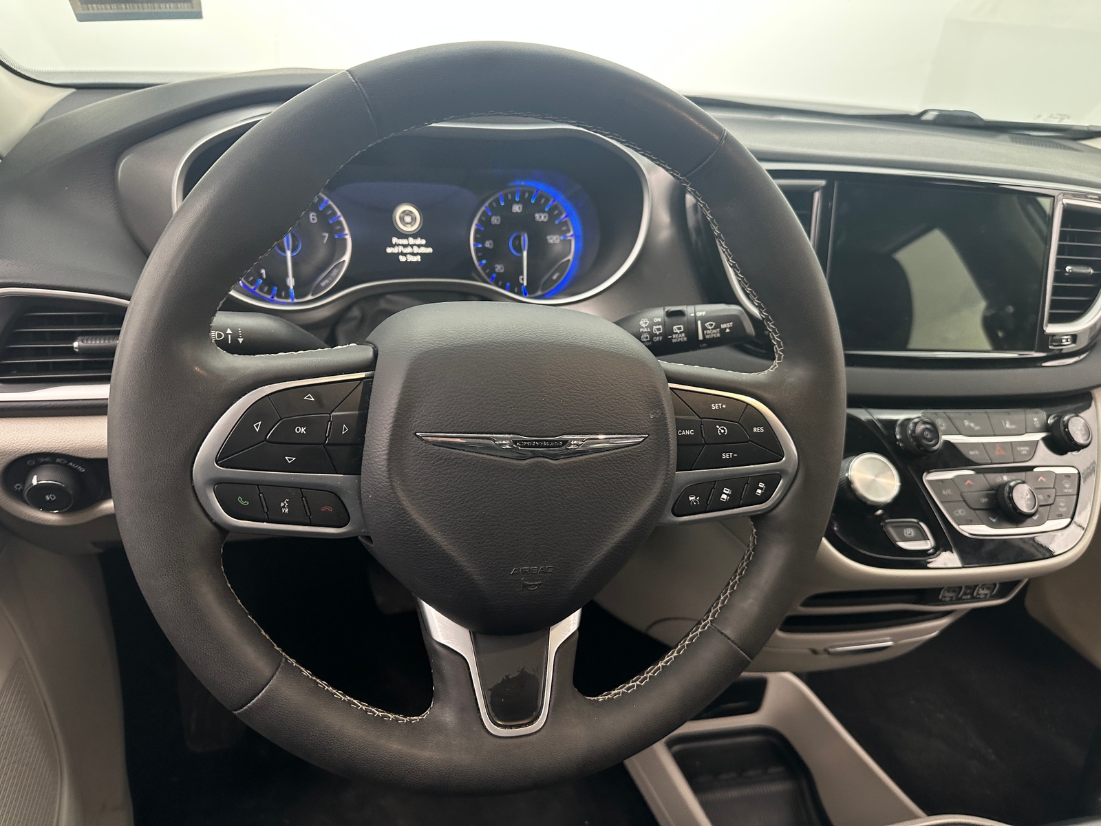 Thumbnail: 2024 Chrysler Pacifica - 4