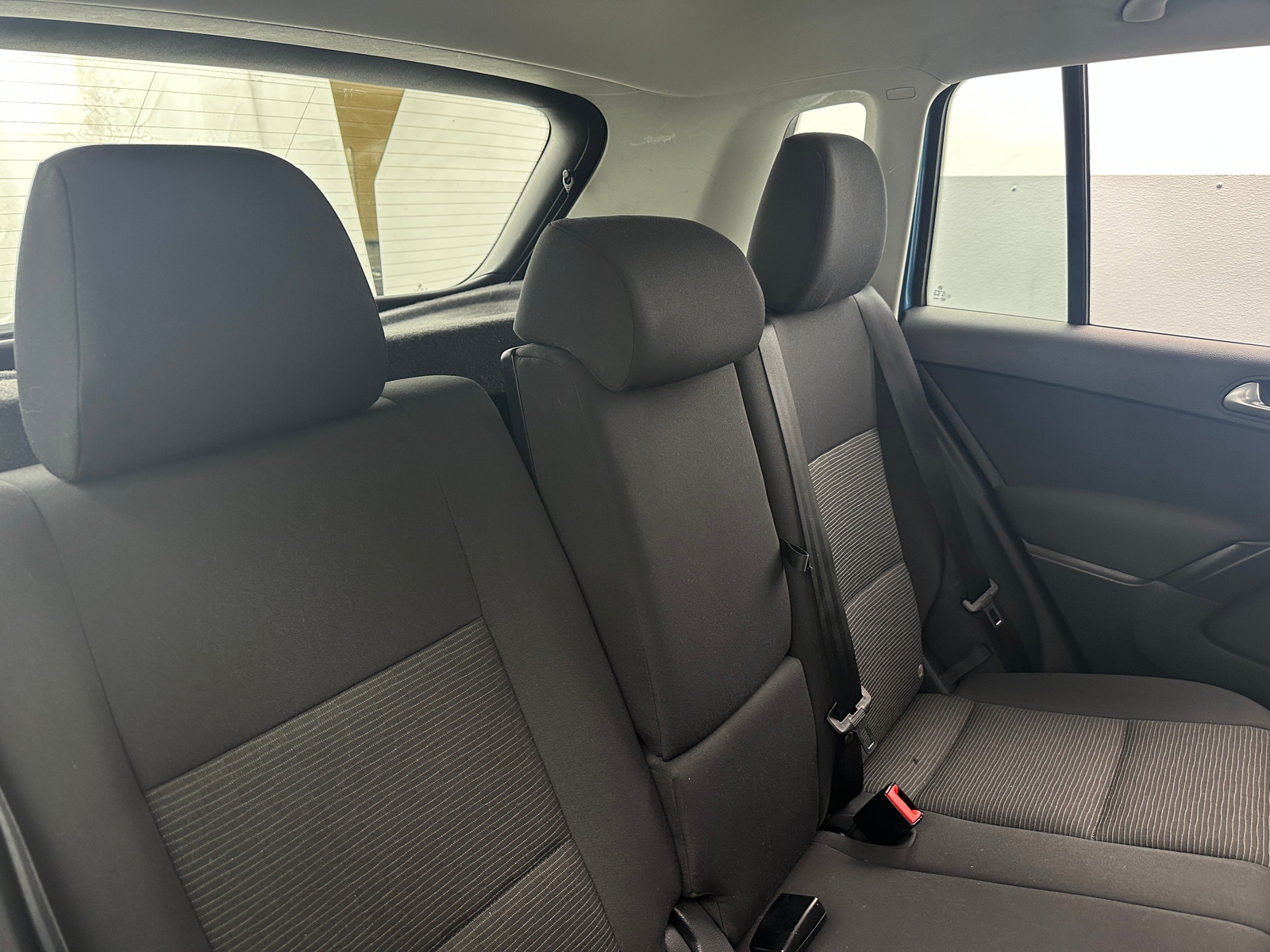 Thumbnail: 2017 Volkswagen Tiguan - 6