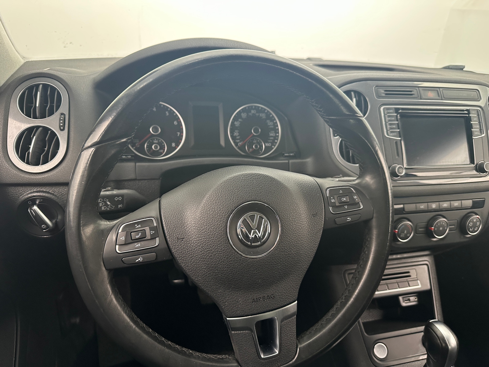 Thumbnail: 2017 Volkswagen Tiguan - 5