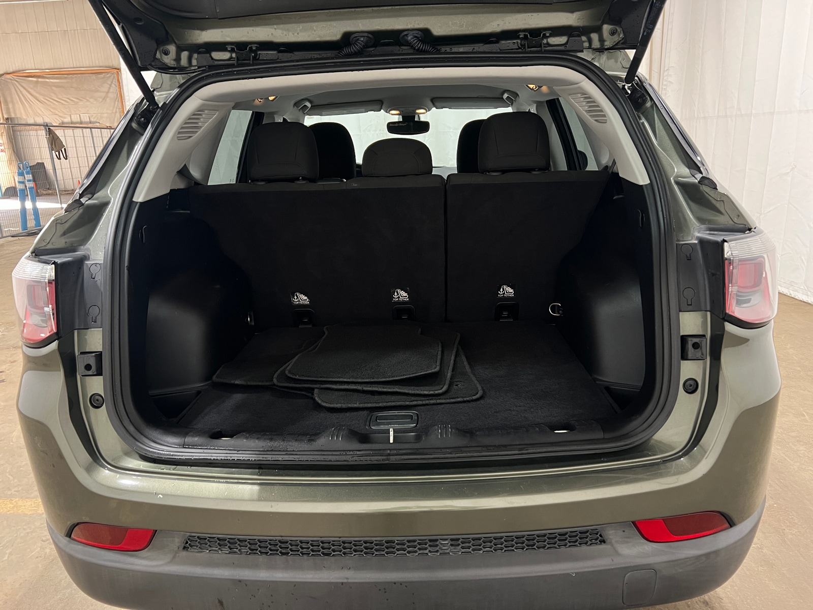 Thumbnail: 2017 Jeep Compass - 7