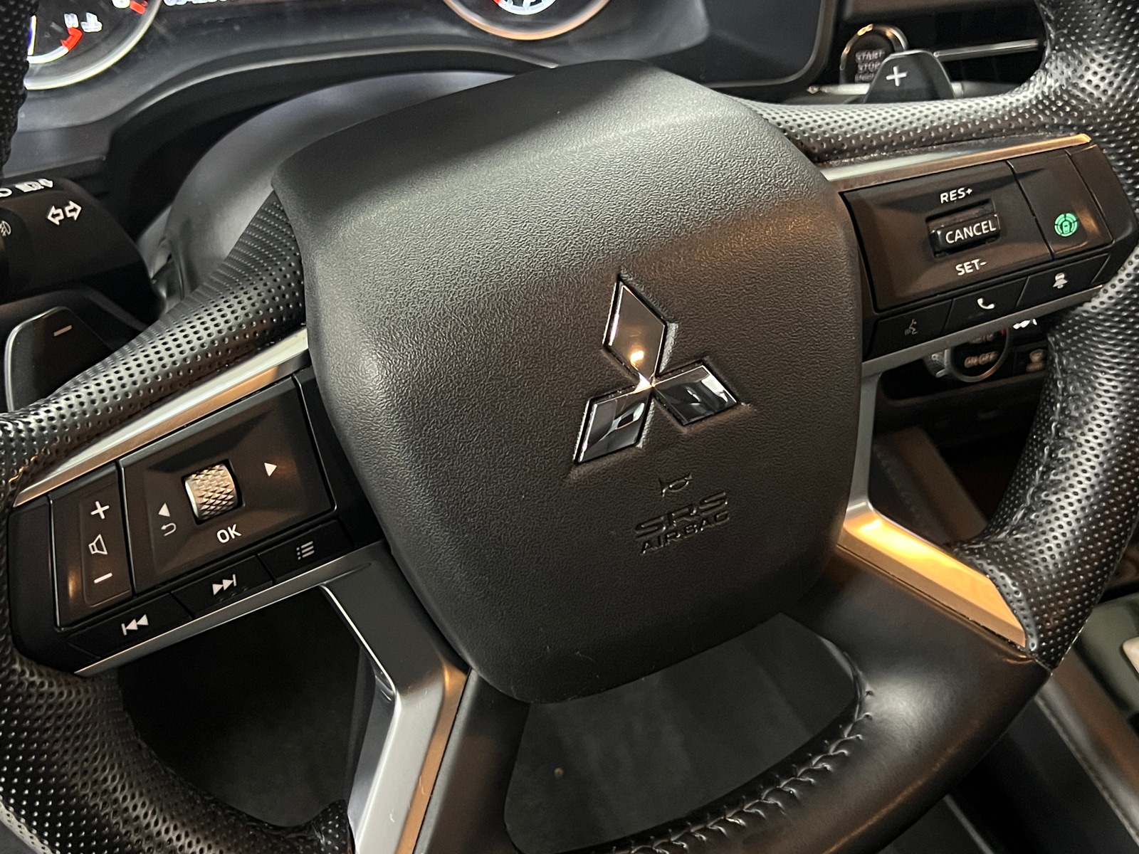 Thumbnail: 2024 Mitsubishi Outlander - 4