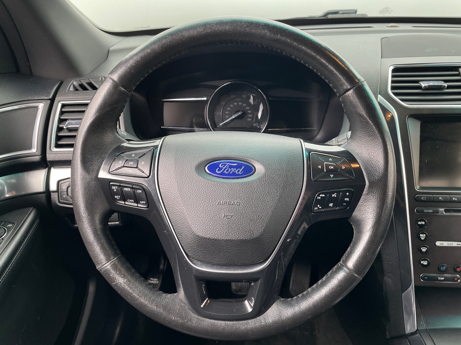 Thumbnail: 2016 Ford Explorer - 4