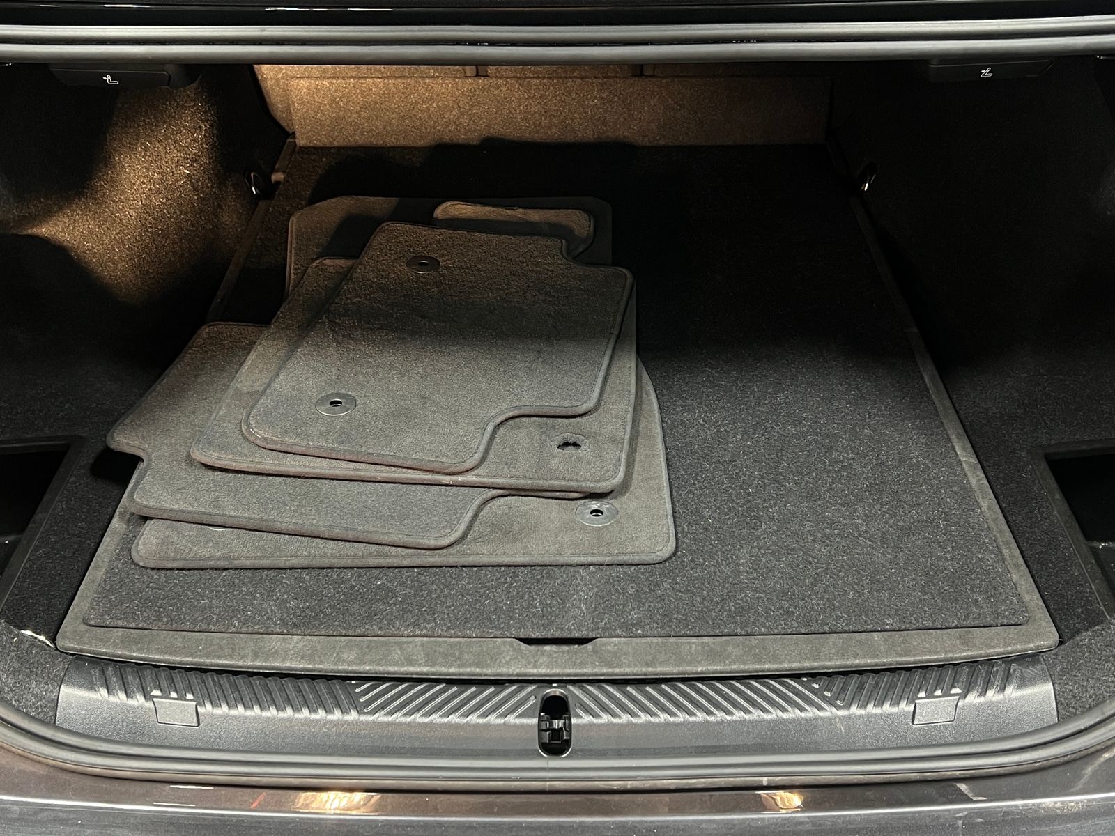 Thumbnail: 2024 BMW 5 Series - 6