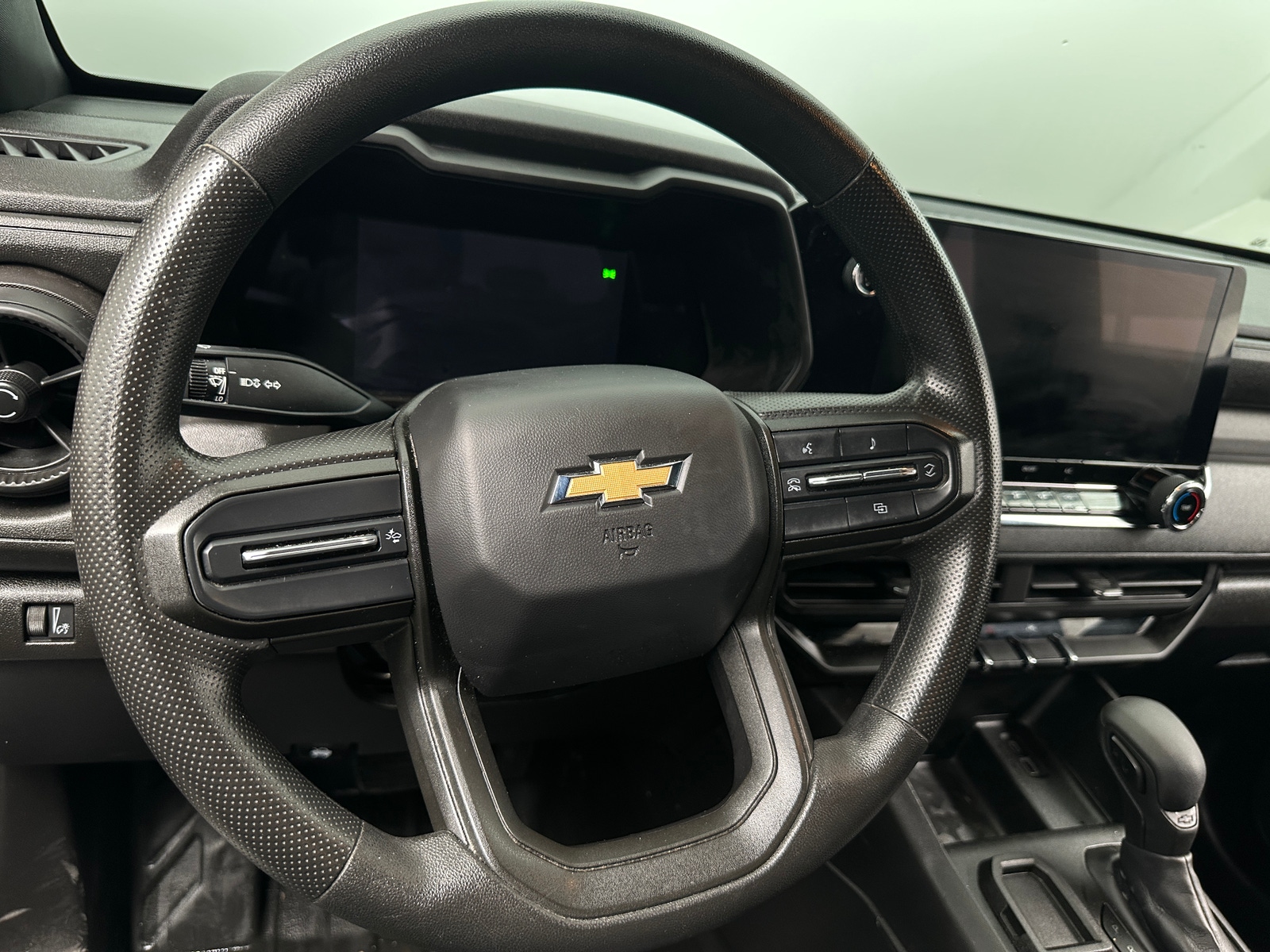 Thumbnail: 2023 Chevrolet Colorado - 5