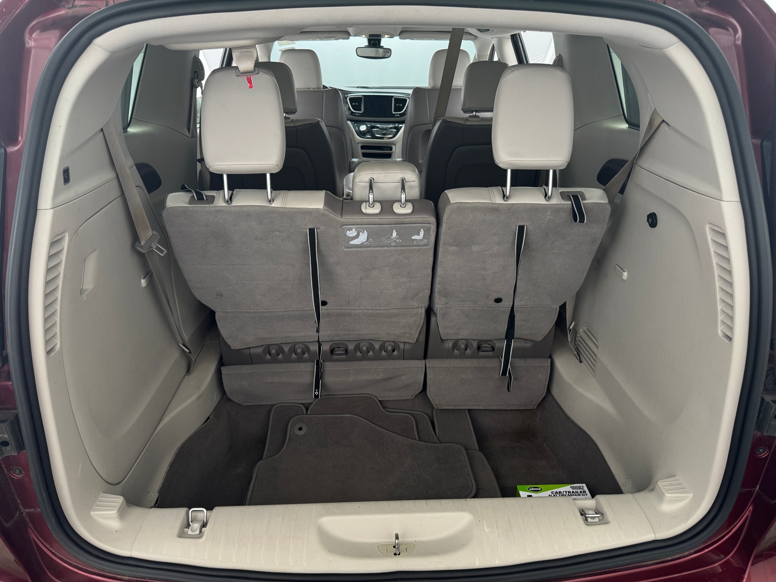 Thumbnail: 2017 Chrysler Pacifica - 6