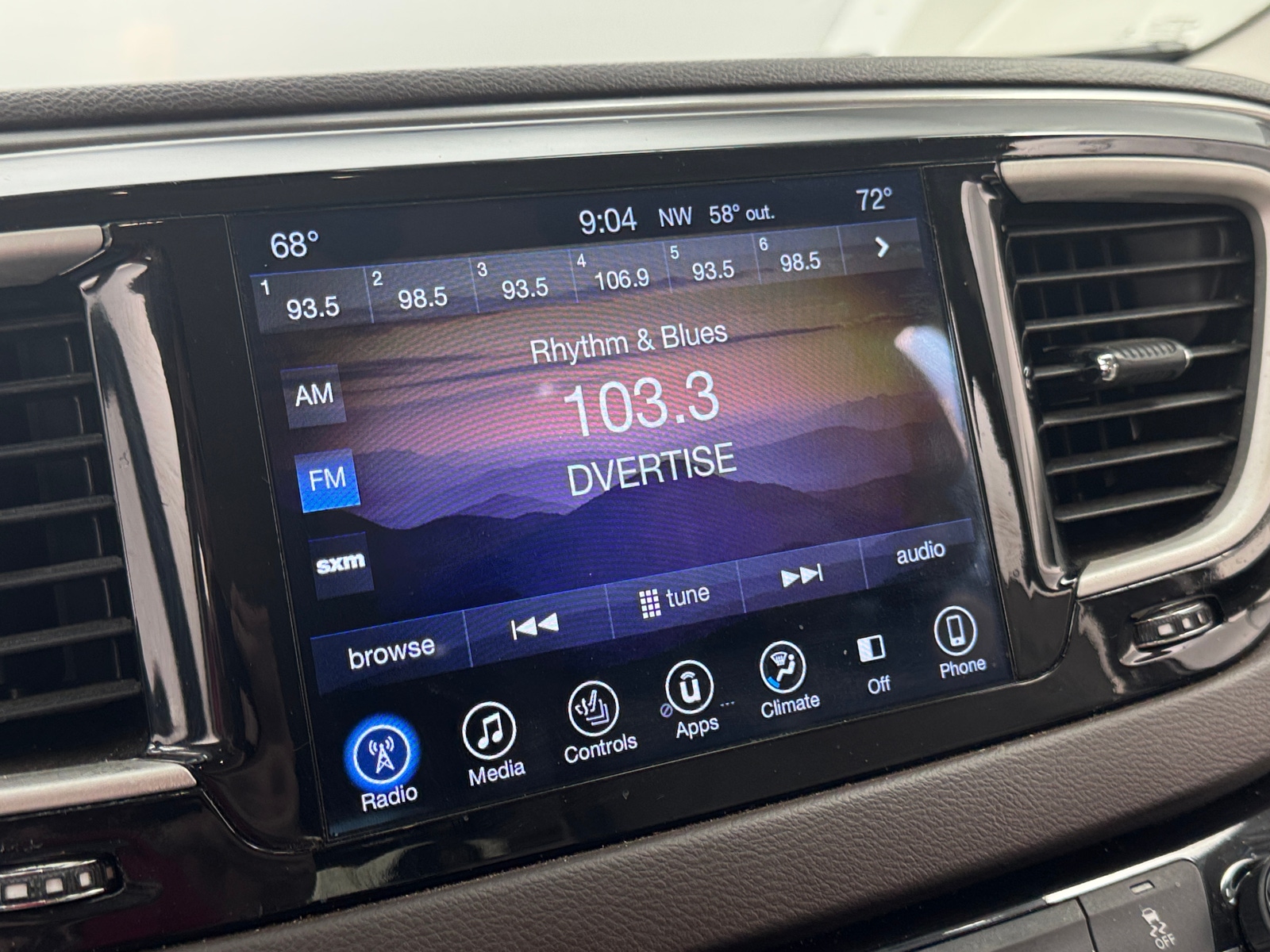 Thumbnail: 2017 Chrysler Pacifica - 3