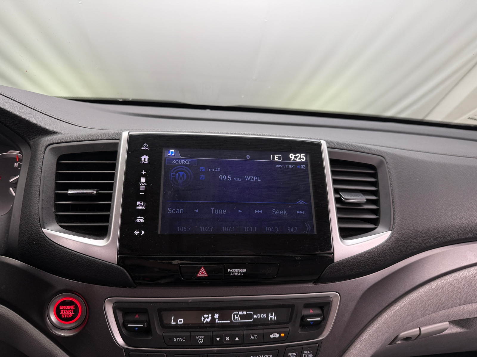 Thumbnail: 2017 Honda Pilot - 4