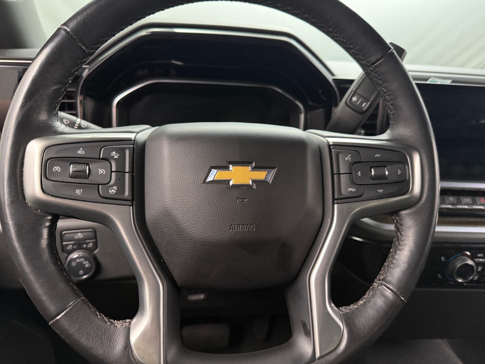 Thumbnail: 2022 Chevrolet Silverado 1500 - 5