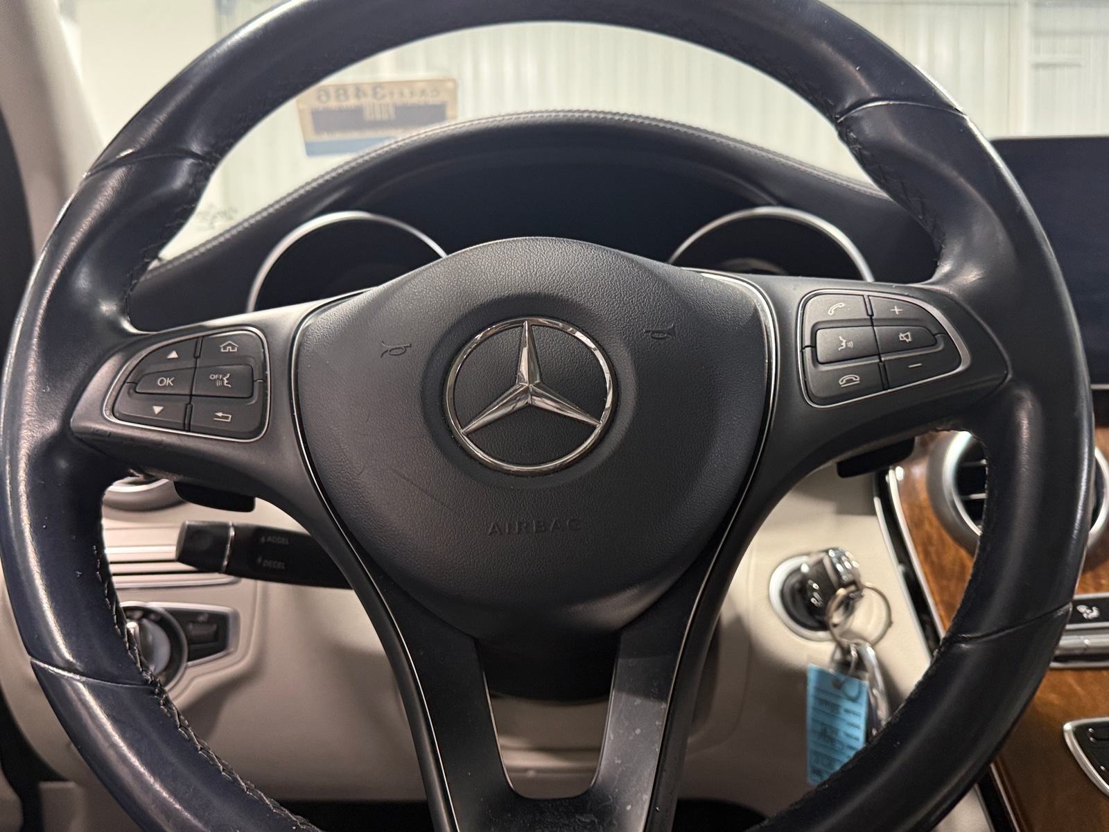 Thumbnail: 2016 Mercedes-Benz C-Class - 4