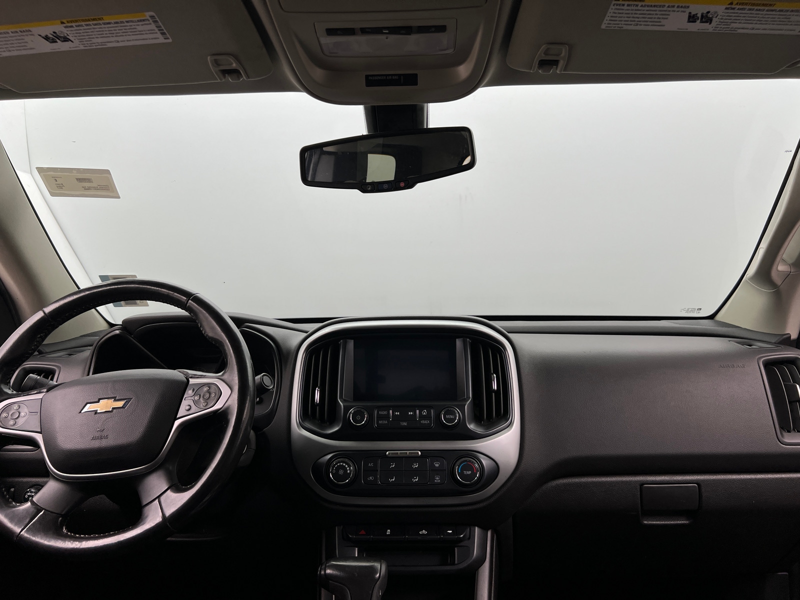 Thumbnail: 2017 Chevrolet Colorado - 3