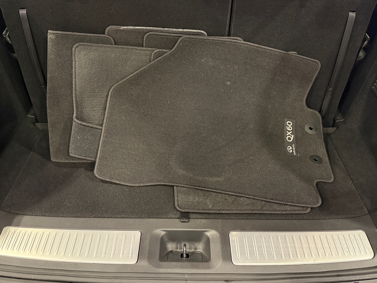 Thumbnail: 2023 INFINITI QX60 - 6